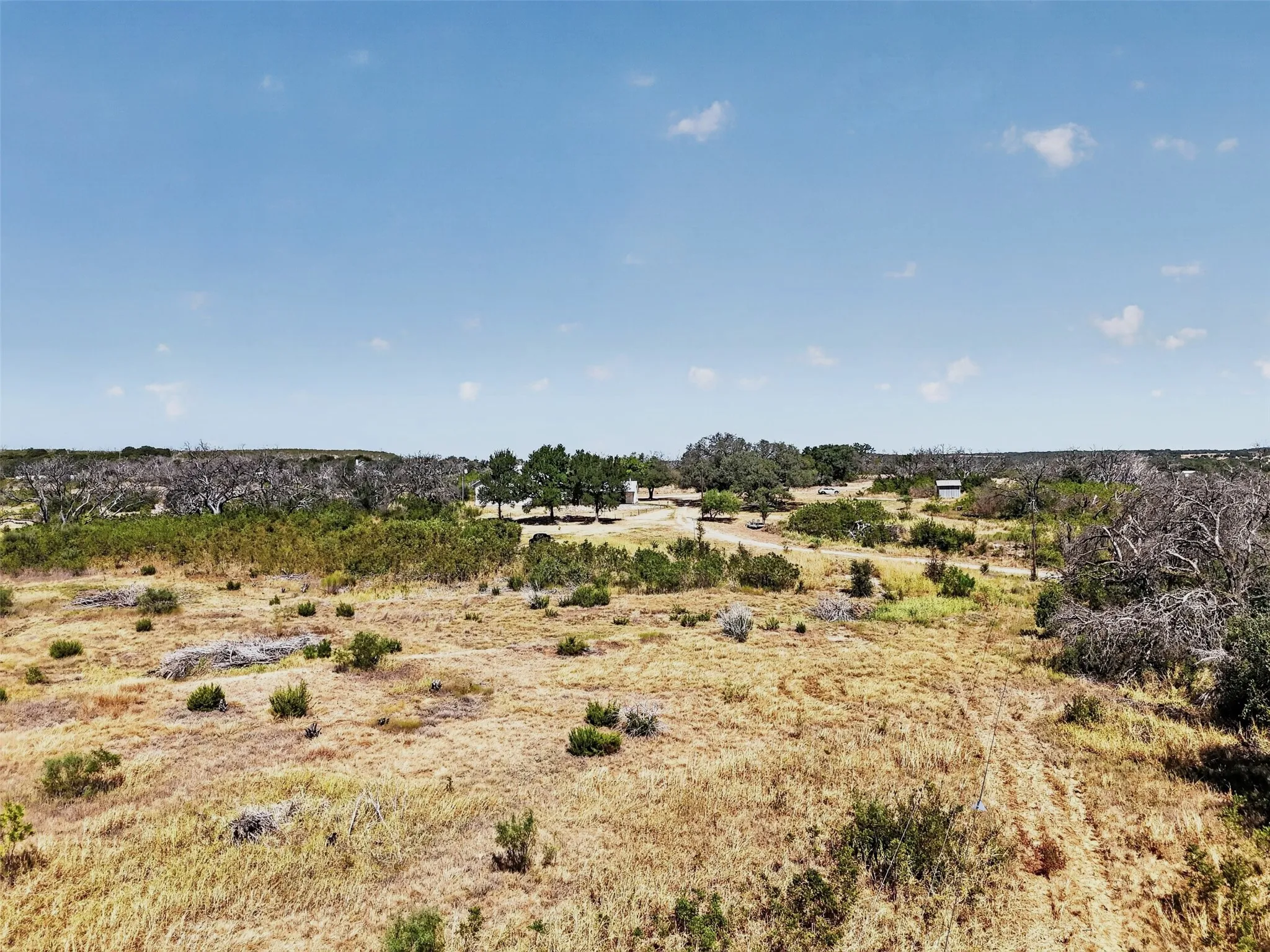 Single Family Residence For Sale in Somervell County , 7328 Fm 205, Glen Rose, Texas 76043, 2 Bedroom, 1 Bathroom, 3 Garage spaces, 927 Sqft, built in 2004, mls#21383255, Real Estate Agent in Glen Rose, Homes For Sale in Somervell county, Homes For Sale in Glen Rose, Realtor in Glen Rose Texas, Real Estate Brokerage Independent Realty Texas, Luminita Cordes Realtor