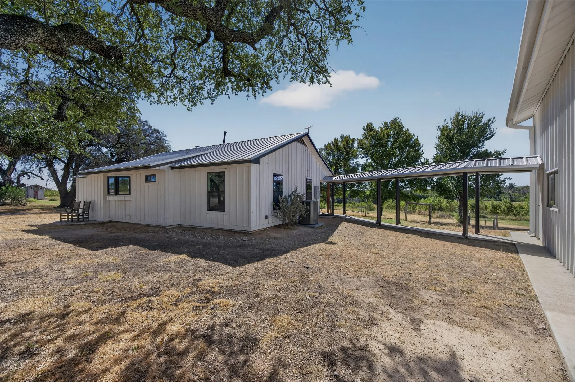 Single Family Residence For Sale in Somervell County , 7328 Fm 205, Glen Rose, Texas 76043, 2 Bedroom, 1 Bathroom, 3 Garage spaces, 927 Sqft, built in 2004, mls#21383255, Real Estate Agent in Glen Rose, Homes For Sale in Somervell county, Homes For Sale in Glen Rose, Realtor in Glen Rose Texas, Real Estate Brokerage Independent Realty Texas, Luminita Cordes Realtor