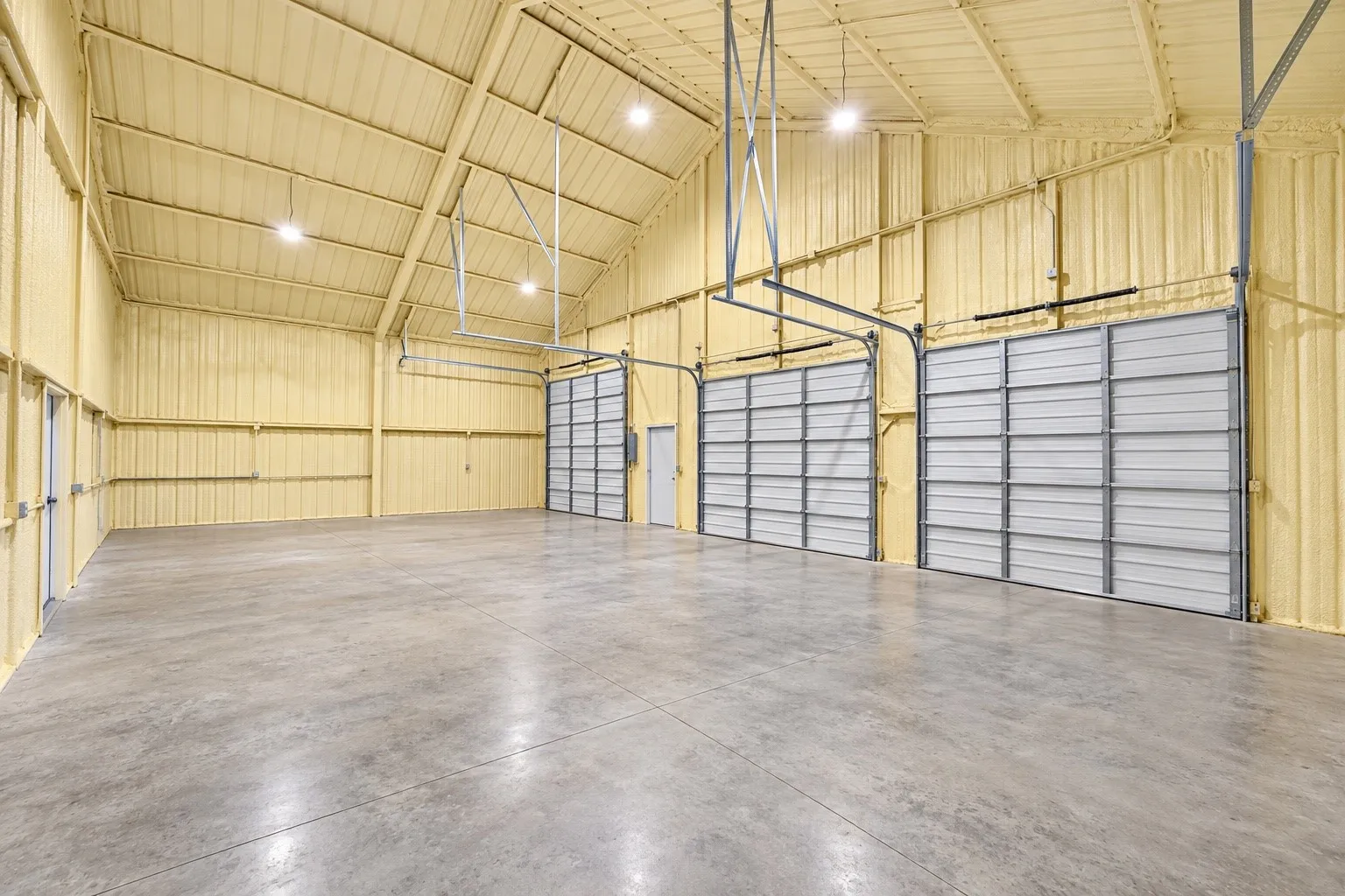 Single Family Residence For Sale in Somervell County , 7328 Fm 205, Glen Rose, Texas 76043, 2 Bedroom, 1 Bathroom, 3 Garage spaces, 927 Sqft, built in 2004, mls#21383255, Real Estate Agent in Glen Rose, Homes For Sale in Somervell county, Homes For Sale in Glen Rose, Realtor in Glen Rose Texas, Real Estate Brokerage Independent Realty Texas, Luminita Cordes Realtor