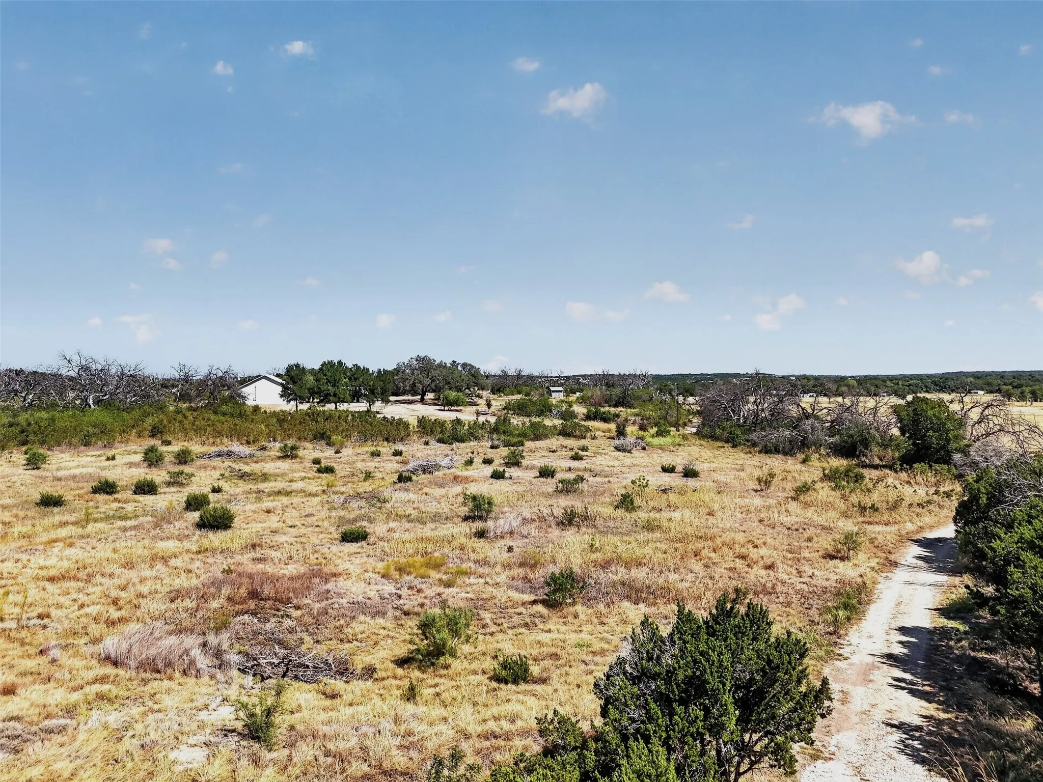 Single Family Residence For Sale in Somervell County , 7328 Fm 205, Glen Rose, Texas 76043, 2 Bedroom, 1 Bathroom, 3 Garage spaces, 927 Sqft, built in 2004, mls#21383255, Real Estate Agent in Glen Rose, Homes For Sale in Somervell county, Homes For Sale in Glen Rose, Realtor in Glen Rose Texas, Real Estate Brokerage Independent Realty Texas, Luminita Cordes Realtor