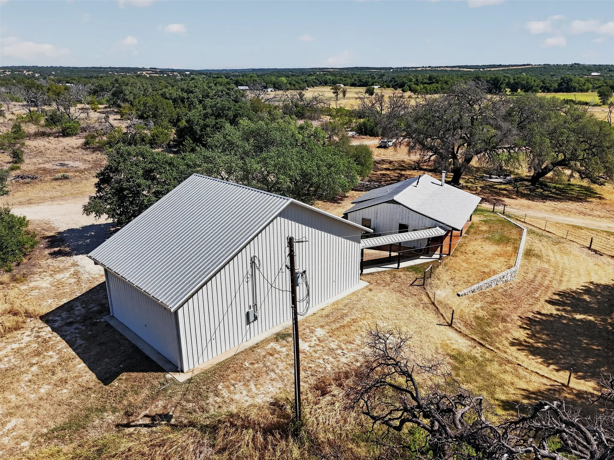 Single Family Residence For Sale in Somervell County , 7328 Fm 205, Glen Rose, Texas 76043, 2 Bedroom, 1 Bathroom, 3 Garage spaces, 927 Sqft, built in 2004, mls#21383255, Real Estate Agent in Glen Rose, Homes For Sale in Somervell county, Homes For Sale in Glen Rose, Realtor in Glen Rose Texas, Real Estate Brokerage Independent Realty Texas, Luminita Cordes Realtor
