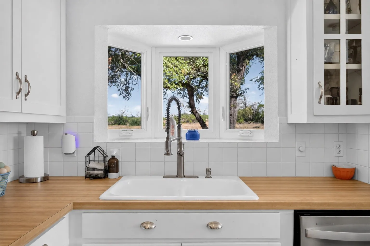 Single Family Residence For Sale in Somervell County , 7328 Fm 205, Glen Rose, Texas 76043, 2 Bedroom, 1 Bathroom, 3 Garage spaces, 927 Sqft, built in 2004, mls#21383255, Real Estate Agent in Glen Rose, Homes For Sale in Somervell county, Homes For Sale in Glen Rose, Realtor in Glen Rose Texas, Real Estate Brokerage Independent Realty Texas, Luminita Cordes Realtor