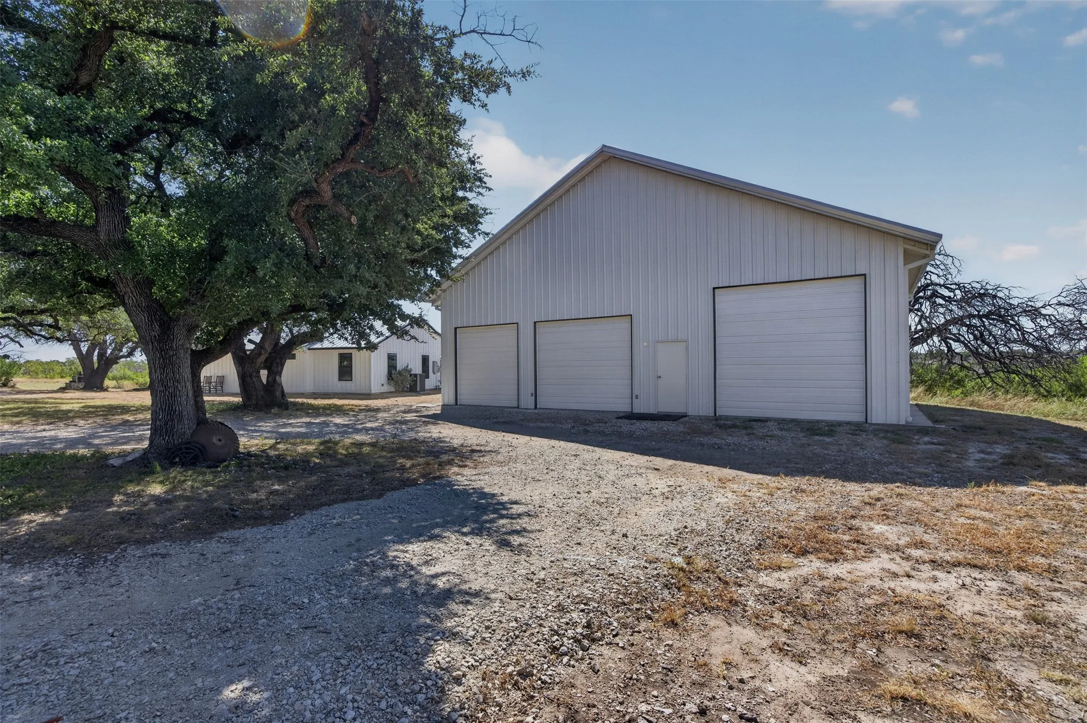 Single Family Residence For Sale in Somervell County , 7328 Fm 205, Glen Rose, Texas 76043, 2 Bedroom, 1 Bathroom, 3 Garage spaces, 927 Sqft, built in 2004, mls#21383255, Real Estate Agent in Glen Rose, Homes For Sale in Somervell county, Homes For Sale in Glen Rose, Realtor in Glen Rose Texas, Real Estate Brokerage Independent Realty Texas, Luminita Cordes Realtor