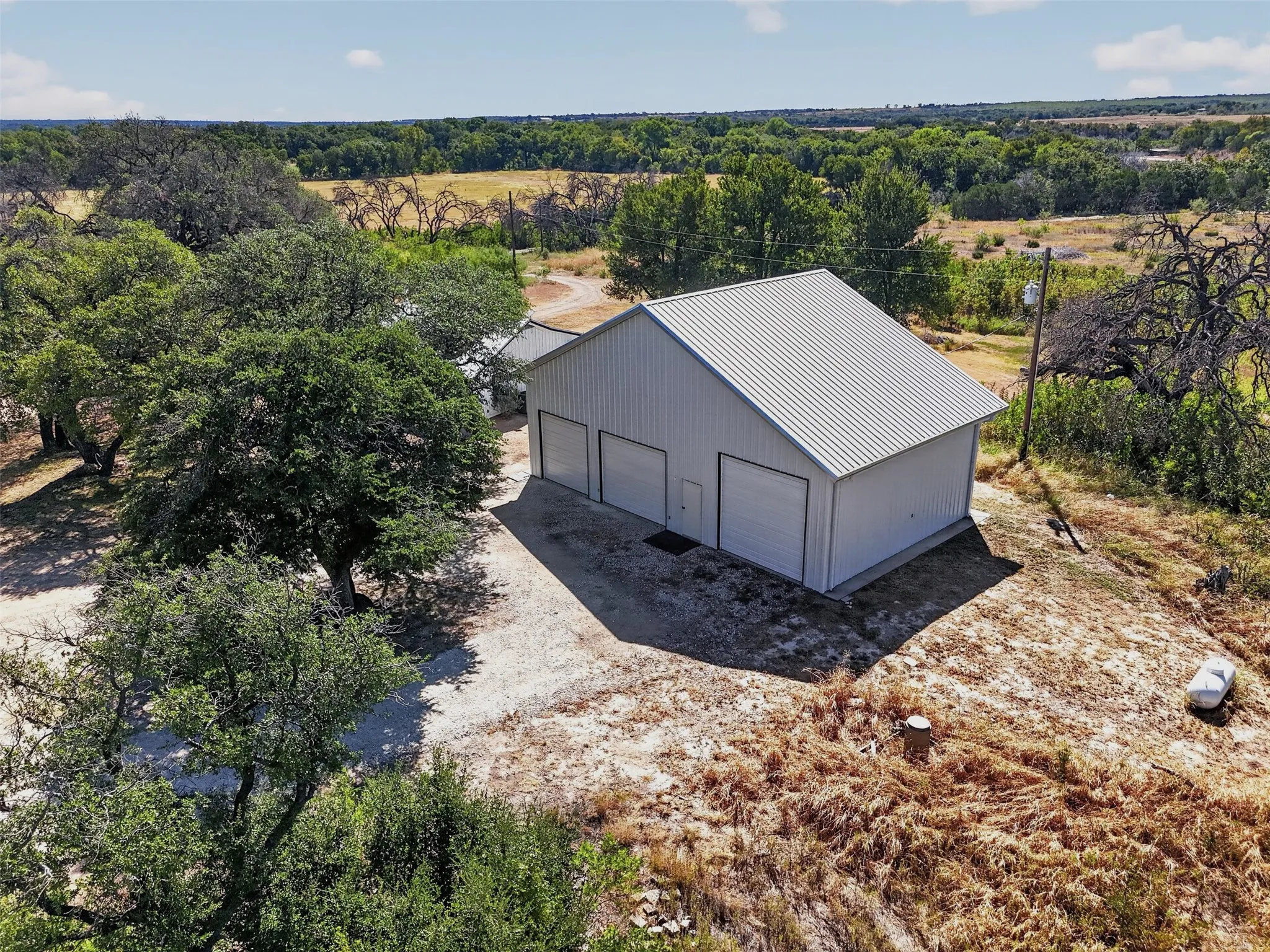 Single Family Residence For Sale in Somervell County , 7328 Fm 205, Glen Rose, Texas 76043, 2 Bedroom, 1 Bathroom, 3 Garage spaces, 927 Sqft, built in 2004, mls#21383255, Real Estate Agent in Glen Rose, Homes For Sale in Somervell county, Homes For Sale in Glen Rose, Realtor in Glen Rose Texas, Real Estate Brokerage Independent Realty Texas, Luminita Cordes Realtor