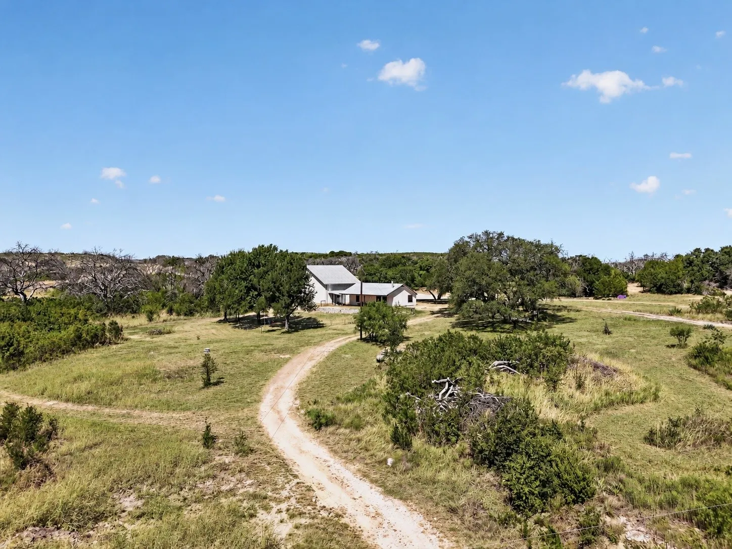 Single Family Residence For Sale in Somervell County , 7328 Fm 205, Glen Rose, Texas 76043, 2 Bedroom, 1 Bathroom, 3 Garage spaces, 927 Sqft, built in 2004, mls#21383255, Real Estate Agent in Glen Rose, Homes For Sale in Somervell county, Homes For Sale in Glen Rose, Realtor in Glen Rose Texas, Real Estate Brokerage Independent Realty Texas, Luminita Cordes Realtor