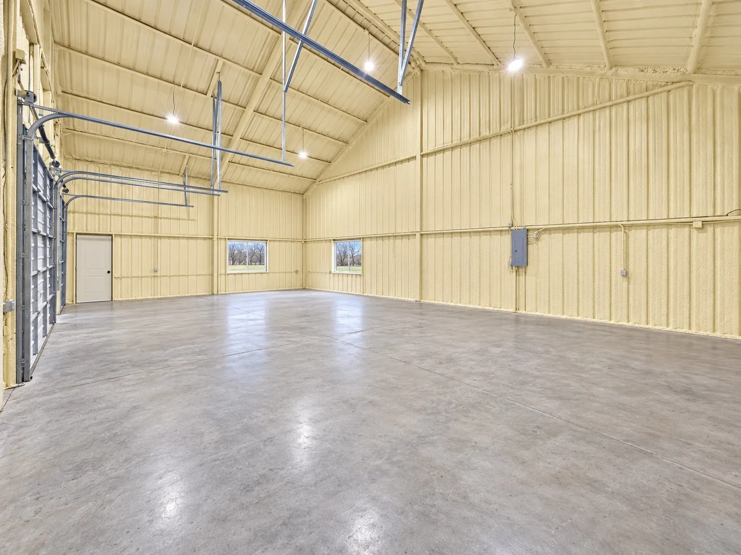 Single Family Residence For Sale in Somervell County , 7328 Fm 205, Glen Rose, Texas 76043, 2 Bedroom, 1 Bathroom, 3 Garage spaces, 927 Sqft, built in 2004, mls#21383255, Real Estate Agent in Glen Rose, Homes For Sale in Somervell county, Homes For Sale in Glen Rose, Realtor in Glen Rose Texas, Real Estate Brokerage Independent Realty Texas, Luminita Cordes Realtor