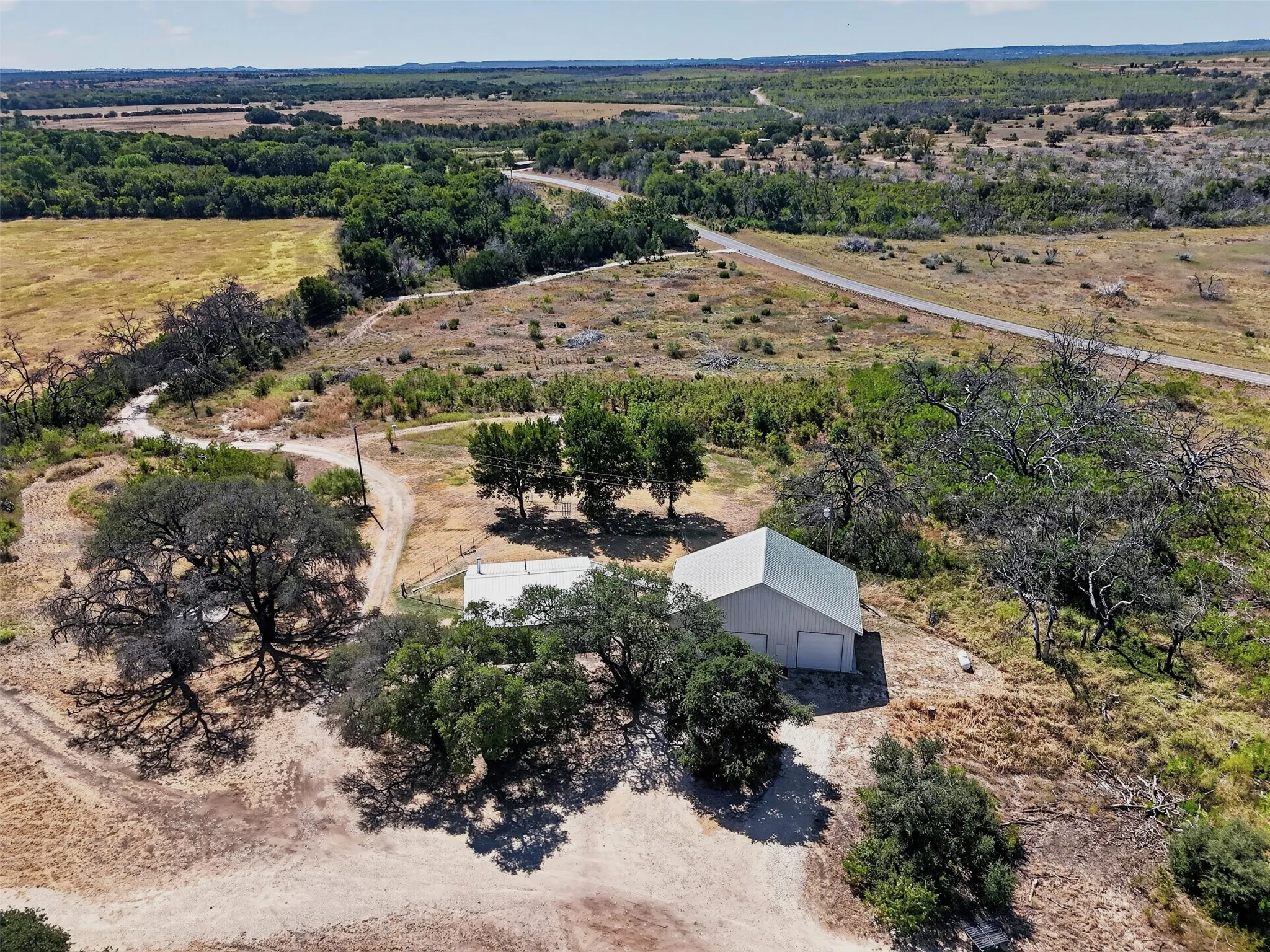 Single Family Residence For Sale in Somervell County , 7328 Fm 205, Glen Rose, Texas 76043, 2 Bedroom, 1 Bathroom, 3 Garage spaces, 927 Sqft, built in 2004, mls#21383255, Real Estate Agent in Glen Rose, Homes For Sale in Somervell county, Homes For Sale in Glen Rose, Realtor in Glen Rose Texas, Real Estate Brokerage Independent Realty Texas, Luminita Cordes Realtor