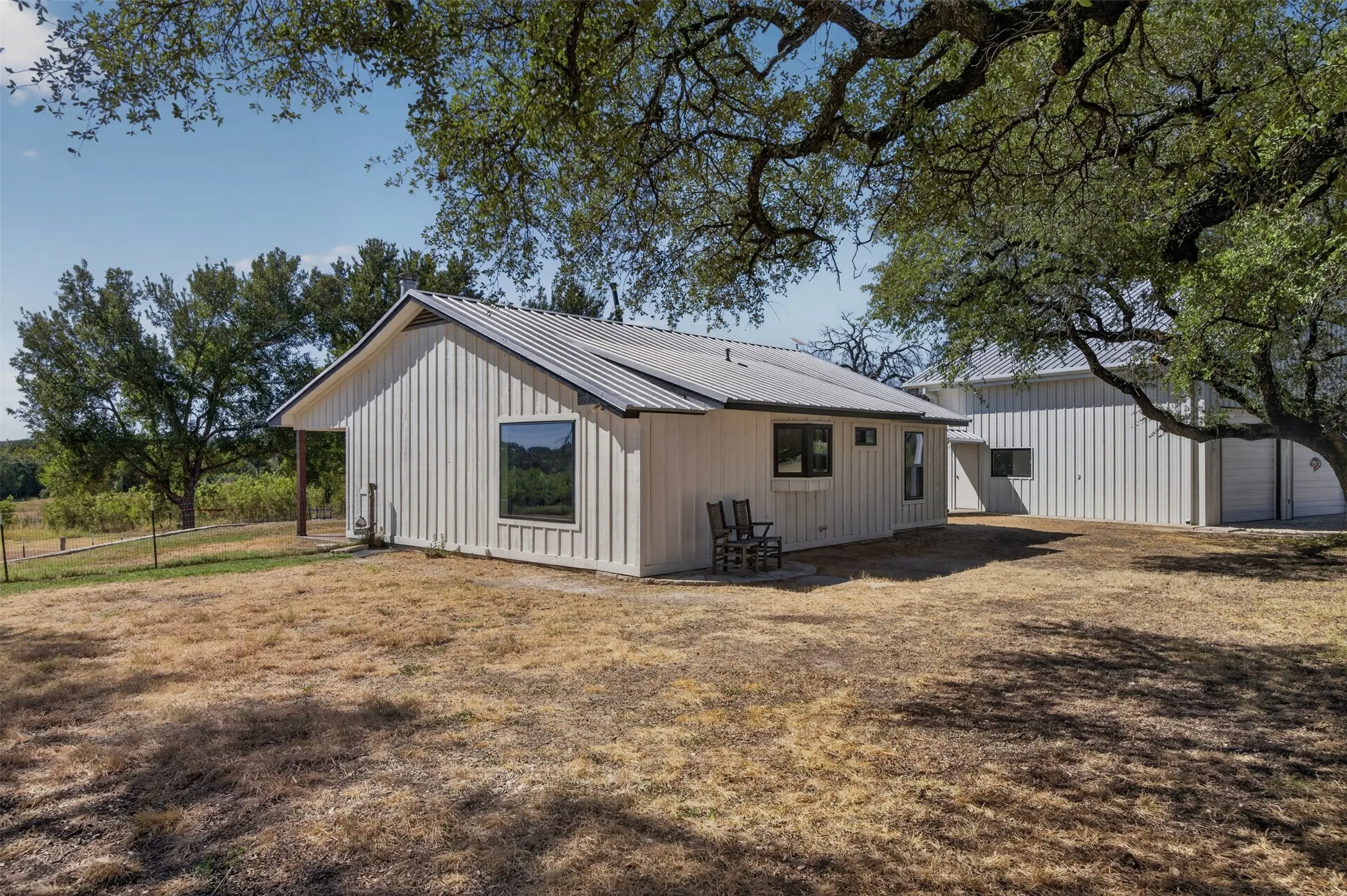 Single Family Residence For Sale in Somervell County , 7328 Fm 205, Glen Rose, Texas 76043, 2 Bedroom, 1 Bathroom, 3 Garage spaces, 927 Sqft, built in 2004, mls#21383255, Real Estate Agent in Glen Rose, Homes For Sale in Somervell county, Homes For Sale in Glen Rose, Realtor in Glen Rose Texas, Real Estate Brokerage Independent Realty Texas, Luminita Cordes Realtor