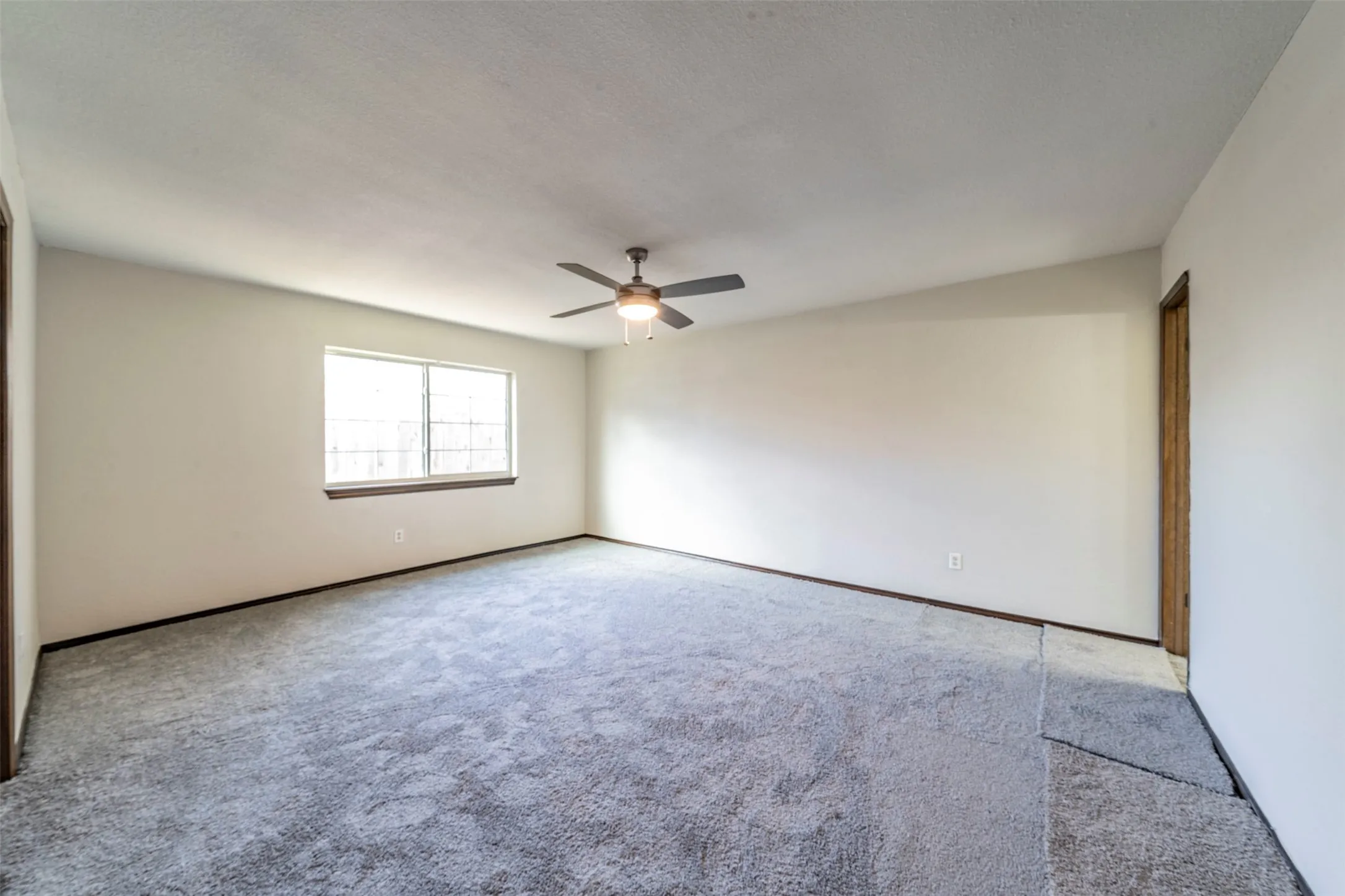 Single Family Residence For Sale in Tarrant County , 4009 Juneberry Street, Fort Worth, Texas 76137, 3 Bedroom, 2 Bathroom, 2 Garage spaces, 1,739 Sqft, built in 1978, mls#21383148, Real Estate Agent in Fort Worth, Homes For Sale in Tarrant county, Homes For Sale in Fort Worth, Realtor in Fort Worth Texas, Real Estate Brokerage Independent Realty Texas, Luminita Cordes Realtor