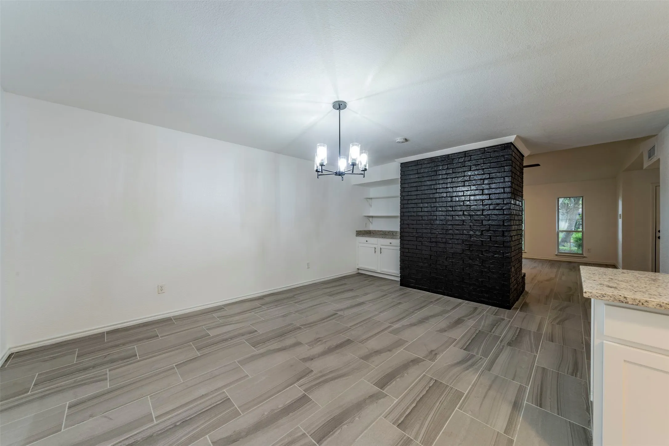 Single Family Residence For Sale in Tarrant County , 4009 Juneberry Street, Fort Worth, Texas 76137, 3 Bedroom, 2 Bathroom, 2 Garage spaces, 1,739 Sqft, built in 1978, mls#21383148, Real Estate Agent in Fort Worth, Homes For Sale in Tarrant county, Homes For Sale in Fort Worth, Realtor in Fort Worth Texas, Real Estate Brokerage Independent Realty Texas, Luminita Cordes Realtor