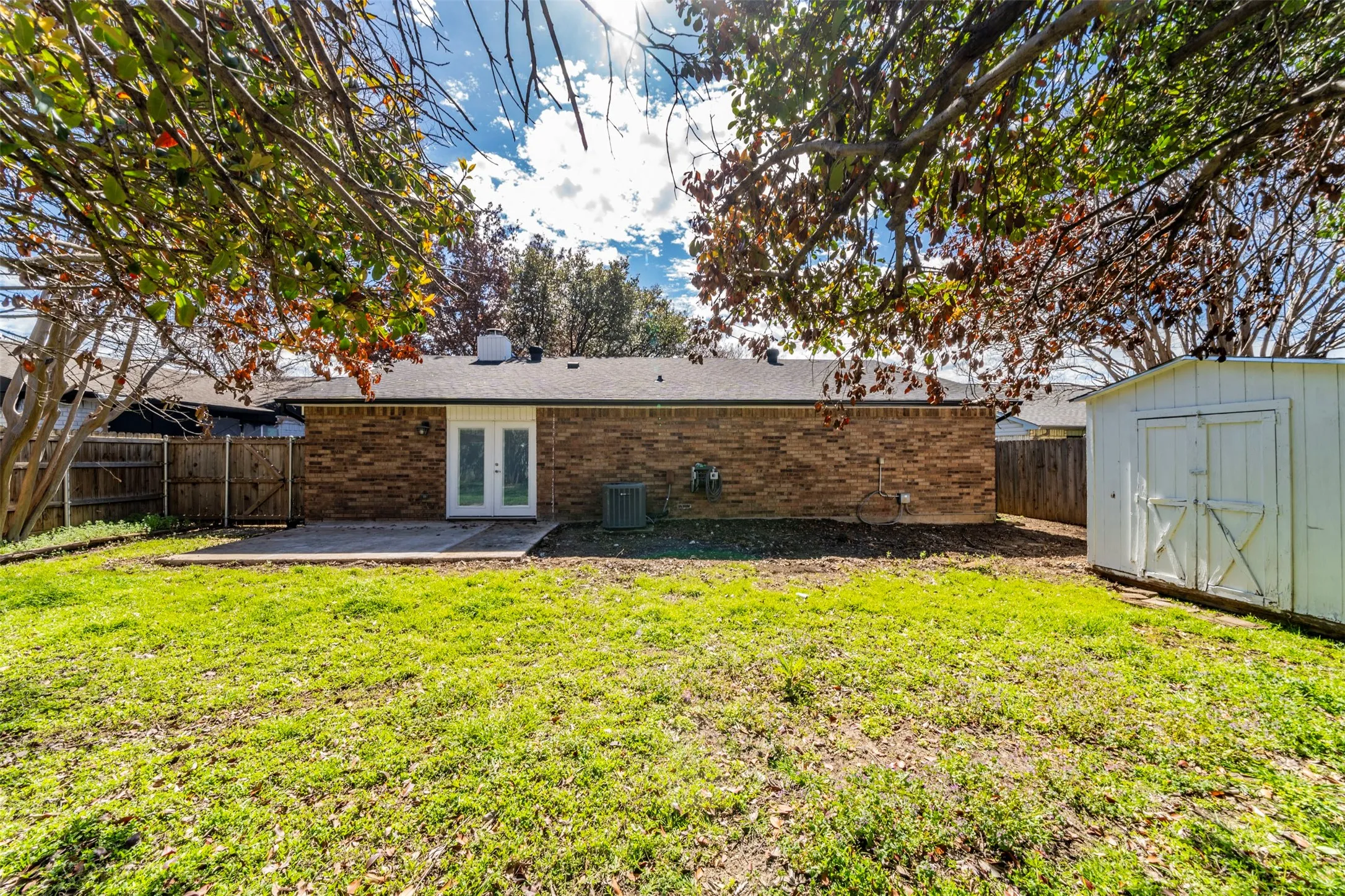 Single Family Residence For Sale in Tarrant County , 4009 Juneberry Street, Fort Worth, Texas 76137, 3 Bedroom, 2 Bathroom, 2 Garage spaces, 1,739 Sqft, built in 1978, mls#21383148, Real Estate Agent in Fort Worth, Homes For Sale in Tarrant county, Homes For Sale in Fort Worth, Realtor in Fort Worth Texas, Real Estate Brokerage Independent Realty Texas, Luminita Cordes Realtor