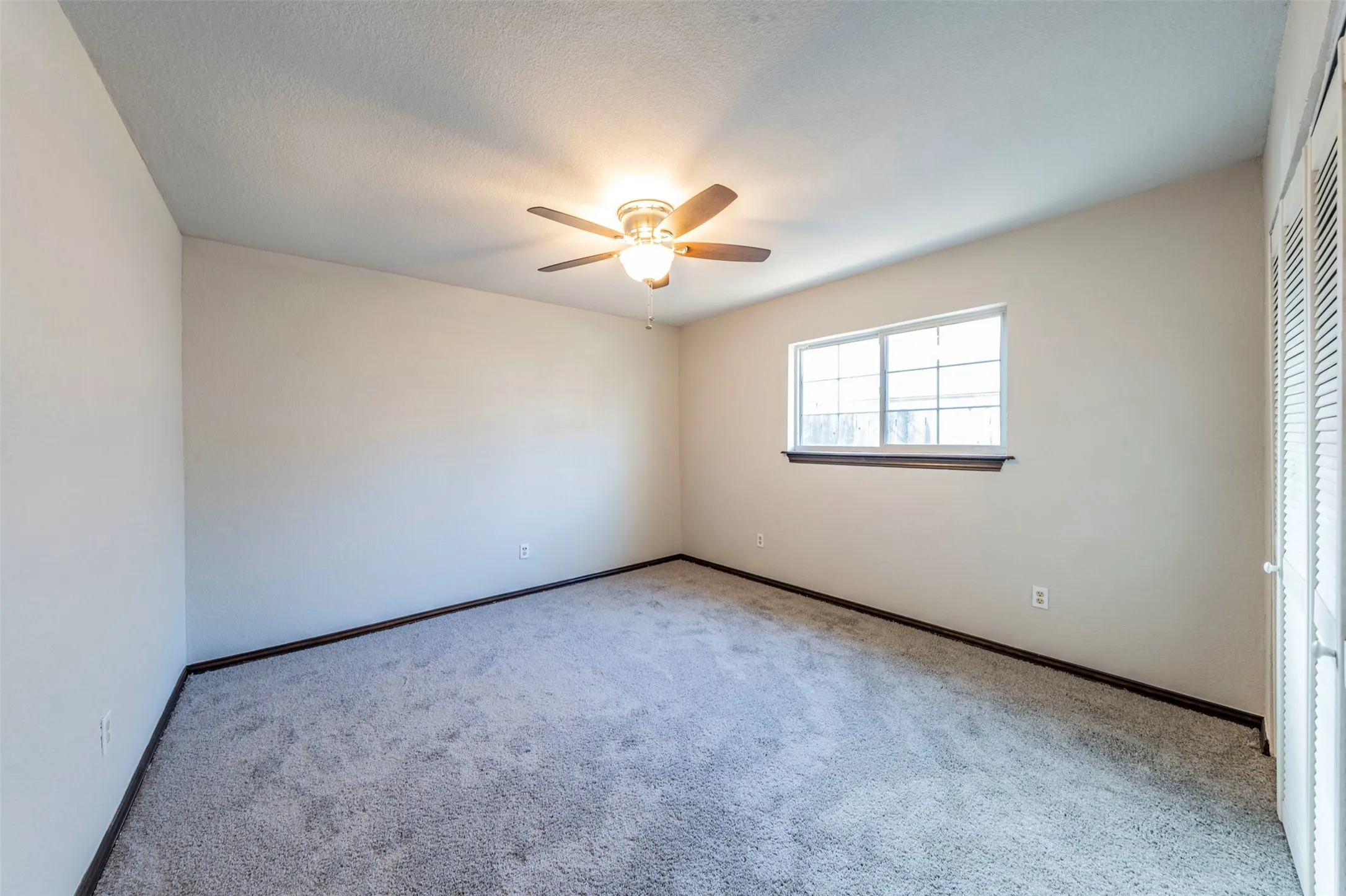 Single Family Residence For Sale in Tarrant County , 4009 Juneberry Street, Fort Worth, Texas 76137, 3 Bedroom, 2 Bathroom, 2 Garage spaces, 1,739 Sqft, built in 1978, mls#21383148, Real Estate Agent in Fort Worth, Homes For Sale in Tarrant county, Homes For Sale in Fort Worth, Realtor in Fort Worth Texas, Real Estate Brokerage Independent Realty Texas, Luminita Cordes Realtor
