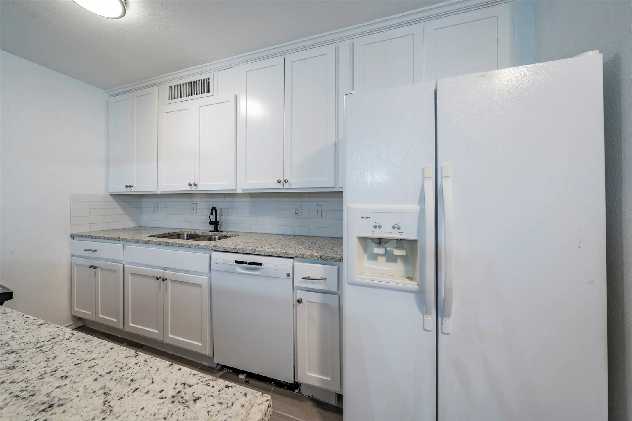 Single Family Residence For Sale in Tarrant County , 4009 Juneberry Street, Fort Worth, Texas 76137, 3 Bedroom, 2 Bathroom, 2 Garage spaces, 1,739 Sqft, built in 1978, mls#21383148, Real Estate Agent in Fort Worth, Homes For Sale in Tarrant county, Homes For Sale in Fort Worth, Realtor in Fort Worth Texas, Real Estate Brokerage Independent Realty Texas, Luminita Cordes Realtor