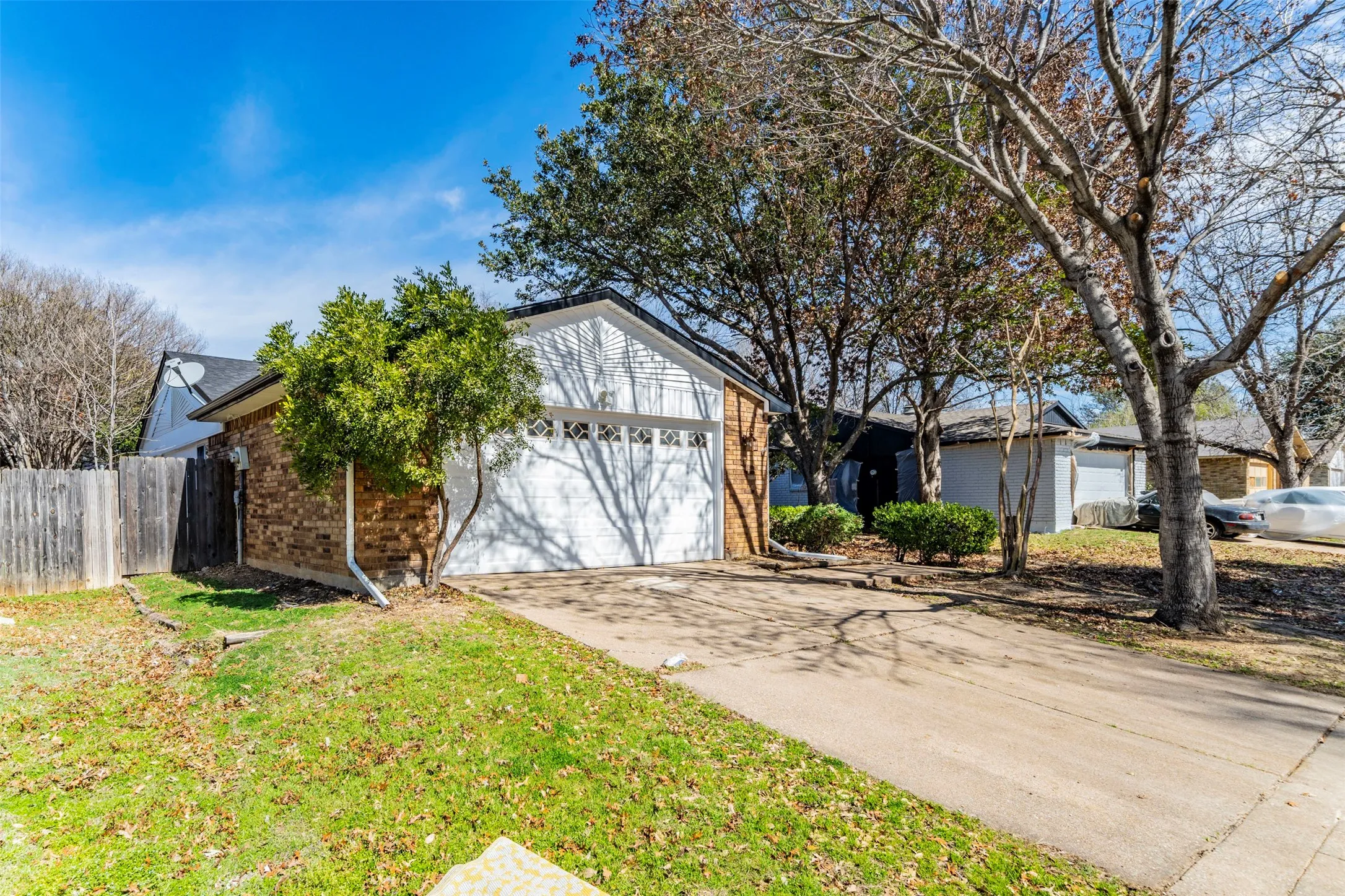 Single Family Residence For Sale in Tarrant County , 4009 Juneberry Street, Fort Worth, Texas 76137, 3 Bedroom, 2 Bathroom, 2 Garage spaces, 1,739 Sqft, built in 1978, mls#21383148, Real Estate Agent in Fort Worth, Homes For Sale in Tarrant county, Homes For Sale in Fort Worth, Realtor in Fort Worth Texas, Real Estate Brokerage Independent Realty Texas, Luminita Cordes Realtor