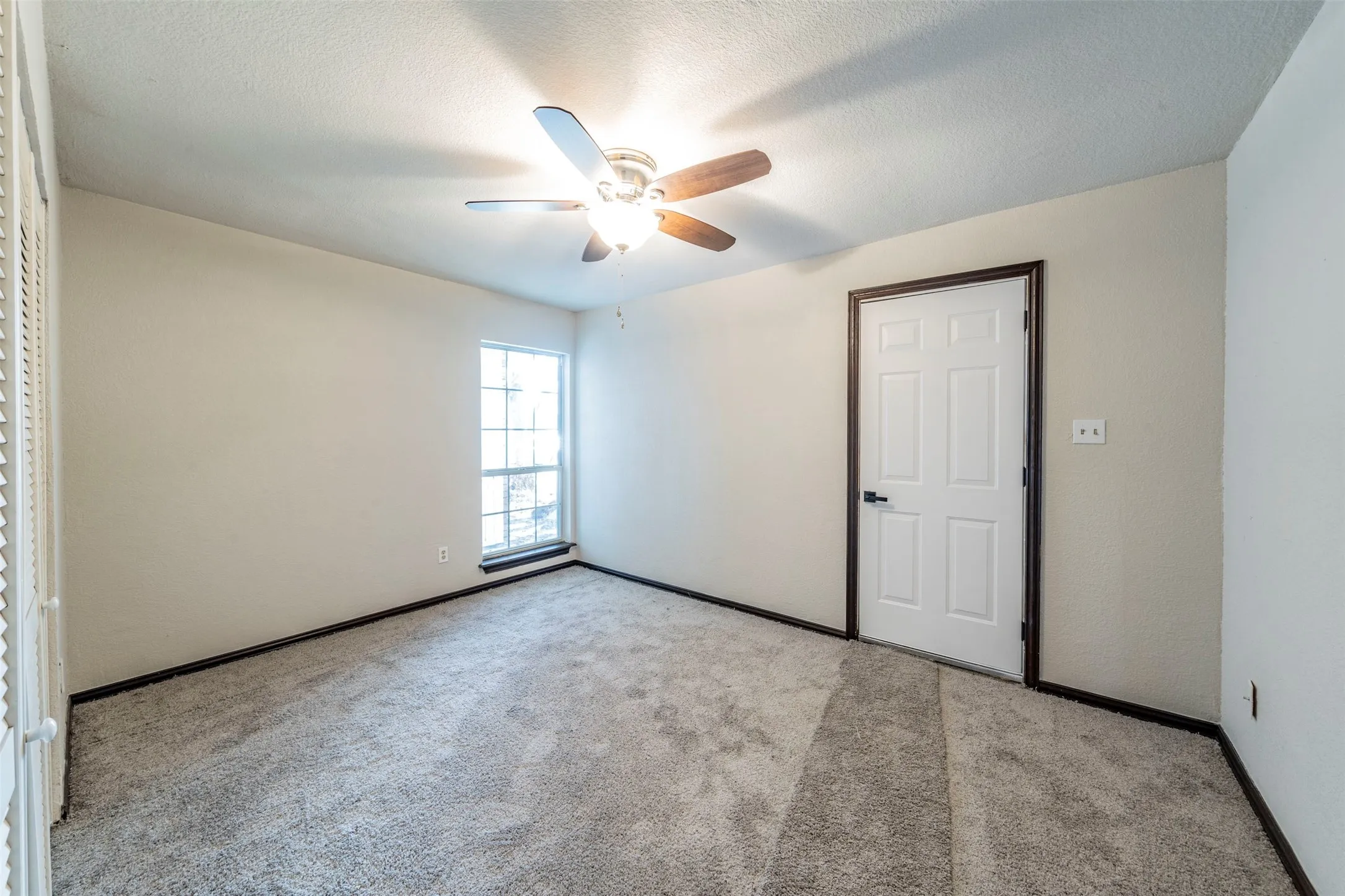 Single Family Residence For Sale in Tarrant County , 4009 Juneberry Street, Fort Worth, Texas 76137, 3 Bedroom, 2 Bathroom, 2 Garage spaces, 1,739 Sqft, built in 1978, mls#21383148, Real Estate Agent in Fort Worth, Homes For Sale in Tarrant county, Homes For Sale in Fort Worth, Realtor in Fort Worth Texas, Real Estate Brokerage Independent Realty Texas, Luminita Cordes Realtor