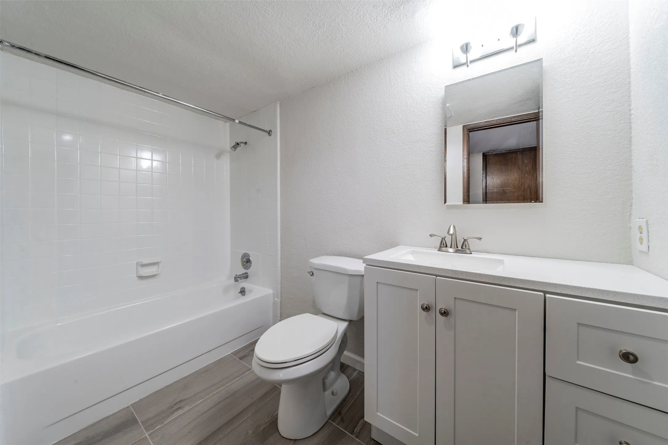 Single Family Residence For Sale in Tarrant County , 4009 Juneberry Street, Fort Worth, Texas 76137, 3 Bedroom, 2 Bathroom, 2 Garage spaces, 1,739 Sqft, built in 1978, mls#21383148, Real Estate Agent in Fort Worth, Homes For Sale in Tarrant county, Homes For Sale in Fort Worth, Realtor in Fort Worth Texas, Real Estate Brokerage Independent Realty Texas, Luminita Cordes Realtor