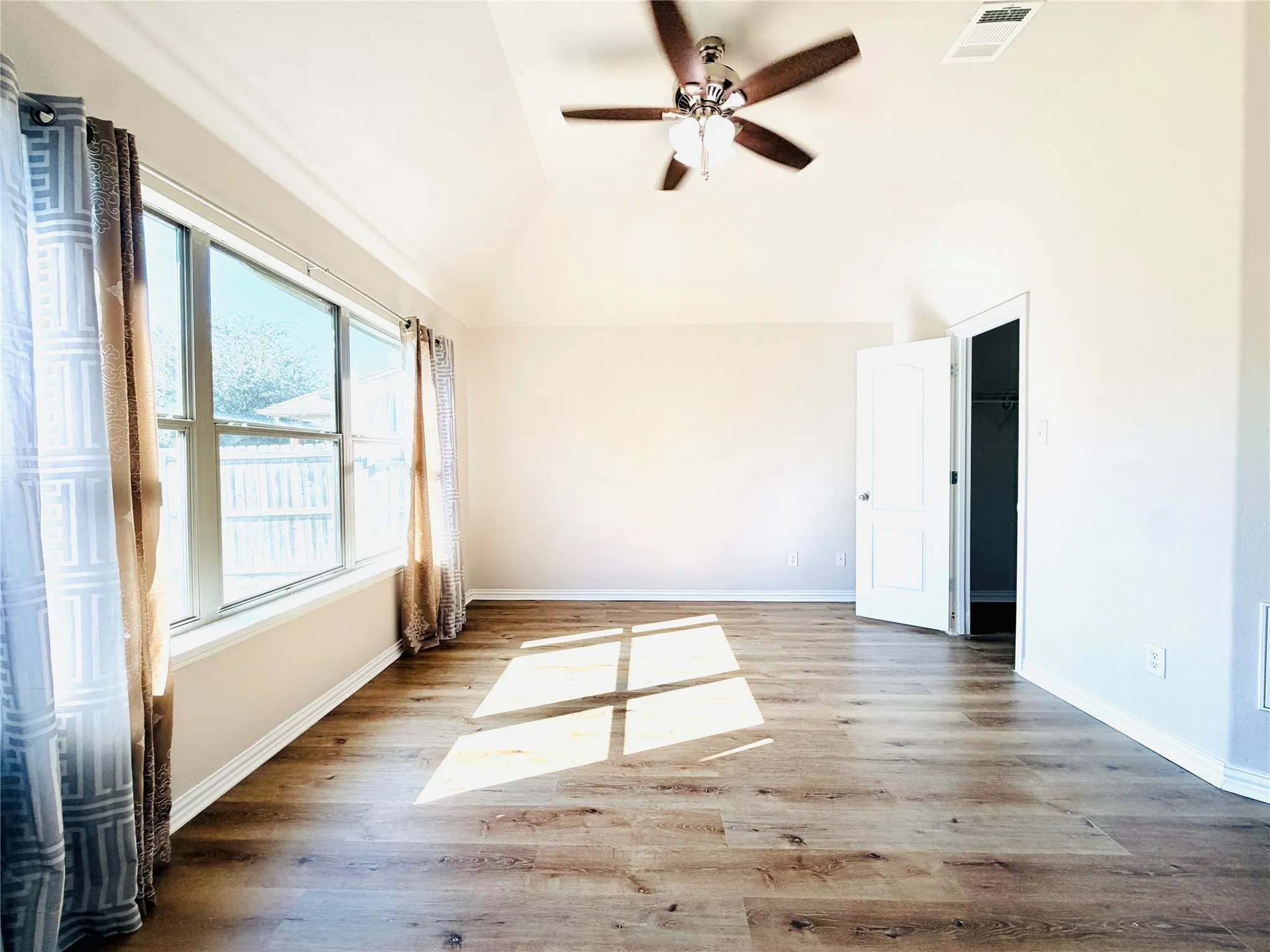 Single Family Residence For Rent in Collin County , 214 Lavaca Drive, Princeton, Texas 75407, 3 Bedroom, 2 Bathroom, 2 Garage spaces, 1,313 Sqft, built in 2011, mls#21383176, Real Estate Agent in Princeton, Homes For Rent in Collin county, Homes For Rent in Princeton, Realtor in Princeton Texas, Real Estate Brokerage Independent Realty Texas, Luminita Cordes Realtor