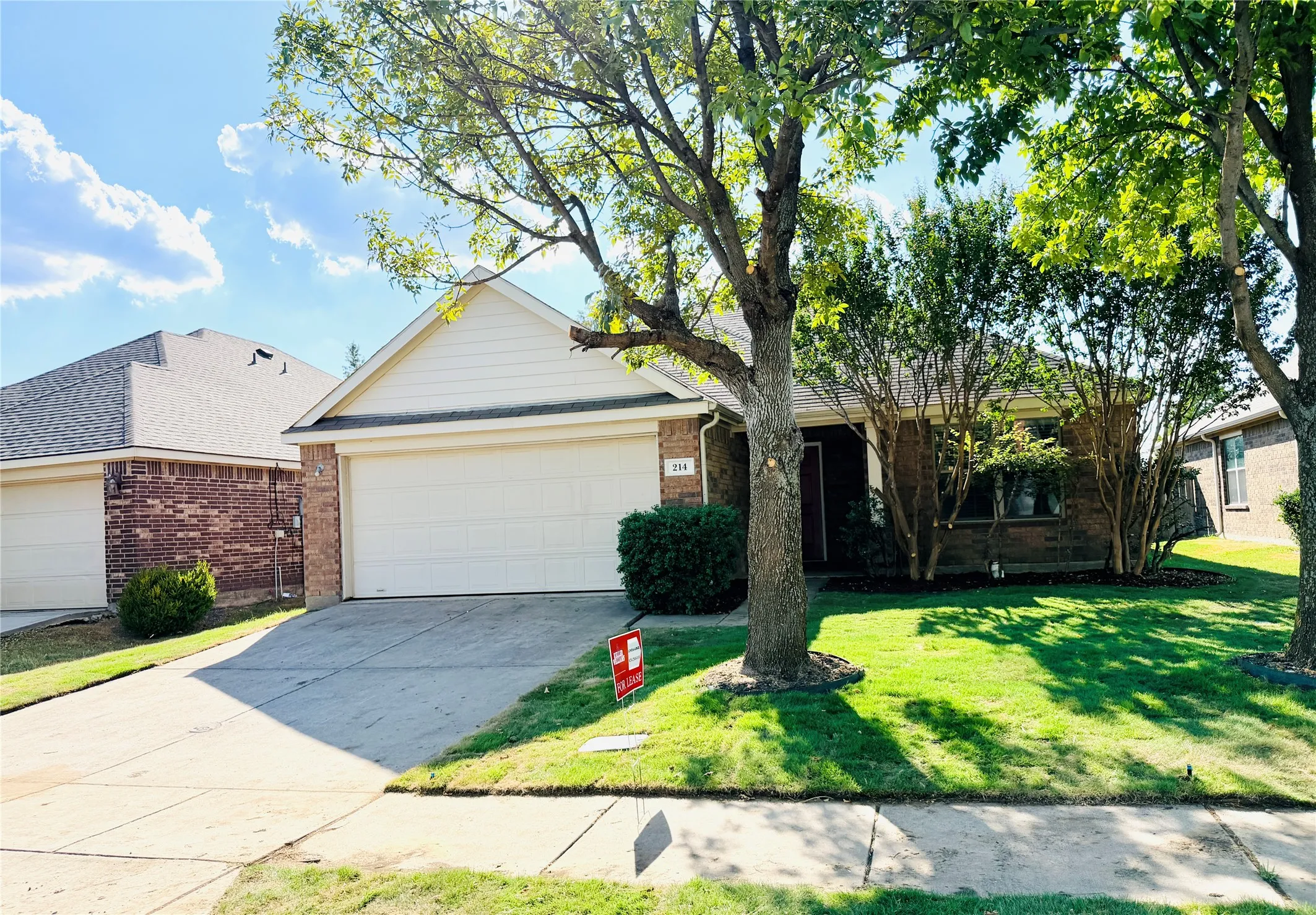 Single Family Residence For Rent in Collin County , 214 Lavaca Drive, Princeton, Texas 75407, 3 Bedroom, 2 Bathroom, 2 Garage spaces, 1,313 Sqft, built in 2011, mls#21383176, Real Estate Agent in Princeton, Homes For Rent in Collin county, Homes For Rent in Princeton, Realtor in Princeton Texas, Real Estate Brokerage Independent Realty Texas, Luminita Cordes Realtor