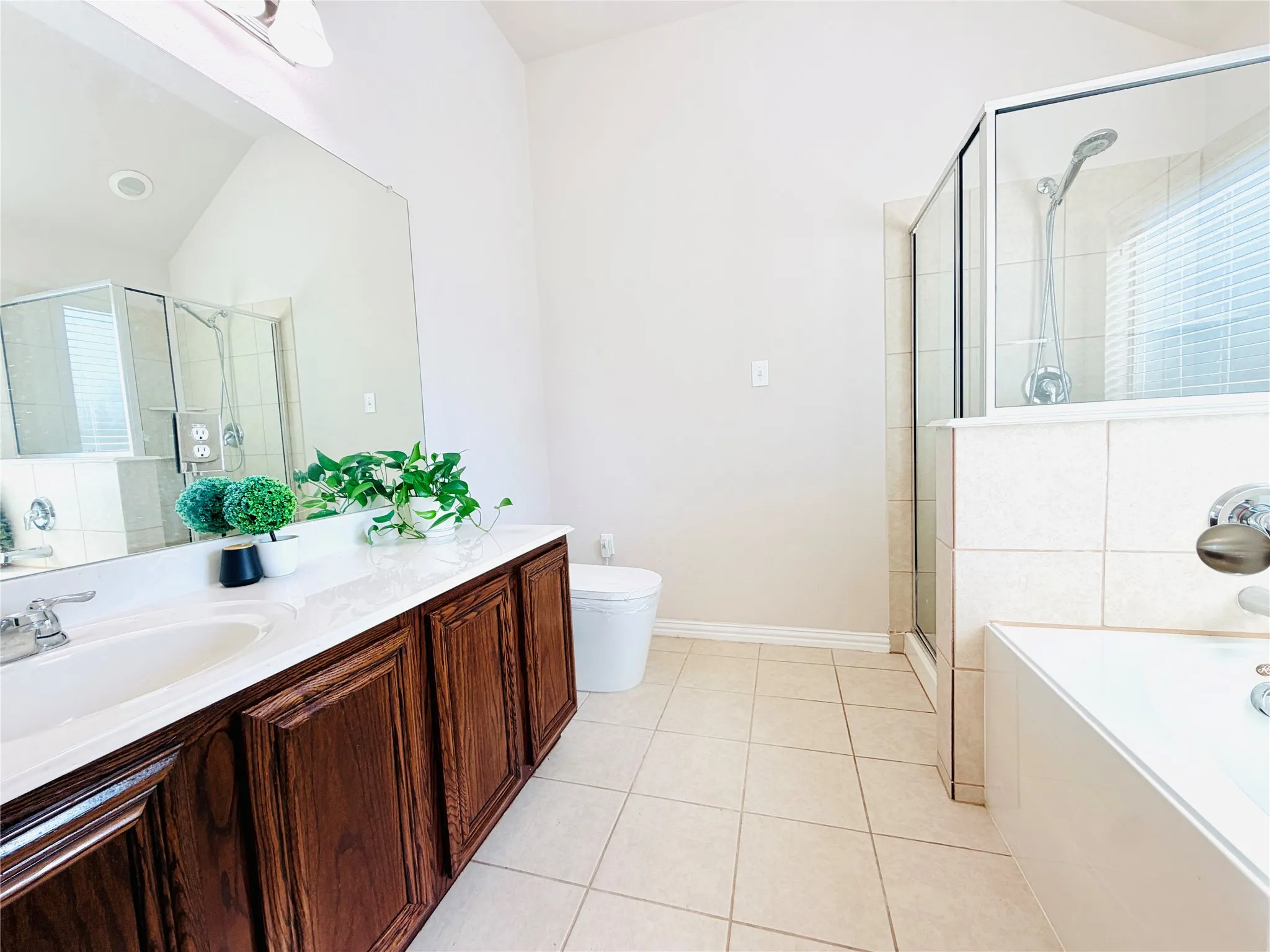 Single Family Residence For Rent in Collin County , 214 Lavaca Drive, Princeton, Texas 75407, 3 Bedroom, 2 Bathroom, 2 Garage spaces, 1,313 Sqft, built in 2011, mls#21383176, Real Estate Agent in Princeton, Homes For Rent in Collin county, Homes For Rent in Princeton, Realtor in Princeton Texas, Real Estate Brokerage Independent Realty Texas, Luminita Cordes Realtor