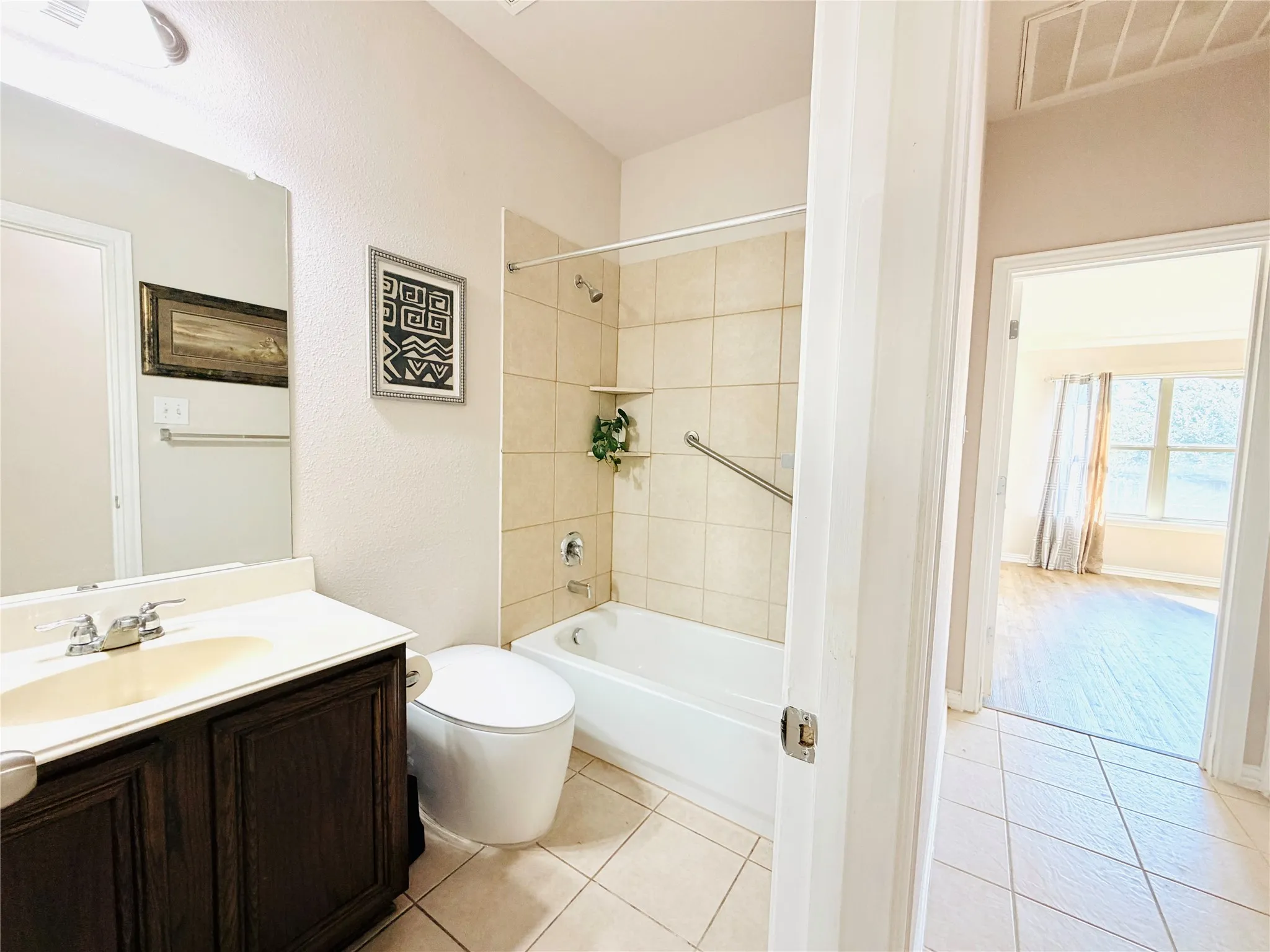 Single Family Residence For Rent in Collin County , 214 Lavaca Drive, Princeton, Texas 75407, 3 Bedroom, 2 Bathroom, 2 Garage spaces, 1,313 Sqft, built in 2011, mls#21383176, Real Estate Agent in Princeton, Homes For Rent in Collin county, Homes For Rent in Princeton, Realtor in Princeton Texas, Real Estate Brokerage Independent Realty Texas, Luminita Cordes Realtor