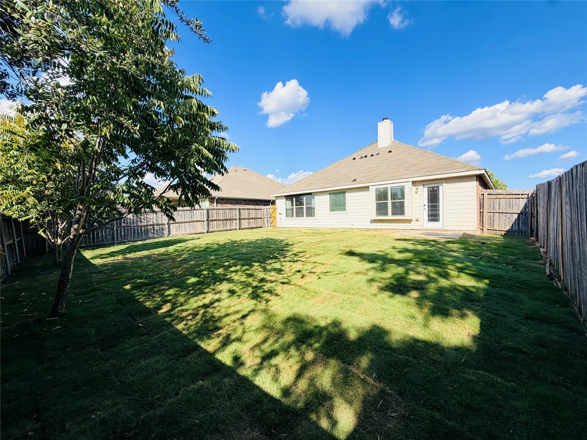 Single Family Residence For Rent in Collin County , 214 Lavaca Drive, Princeton, Texas 75407, 3 Bedroom, 2 Bathroom, 2 Garage spaces, 1,313 Sqft, built in 2011, mls#21383176, Real Estate Agent in Princeton, Homes For Rent in Collin county, Homes For Rent in Princeton, Realtor in Princeton Texas, Real Estate Brokerage Independent Realty Texas, Luminita Cordes Realtor