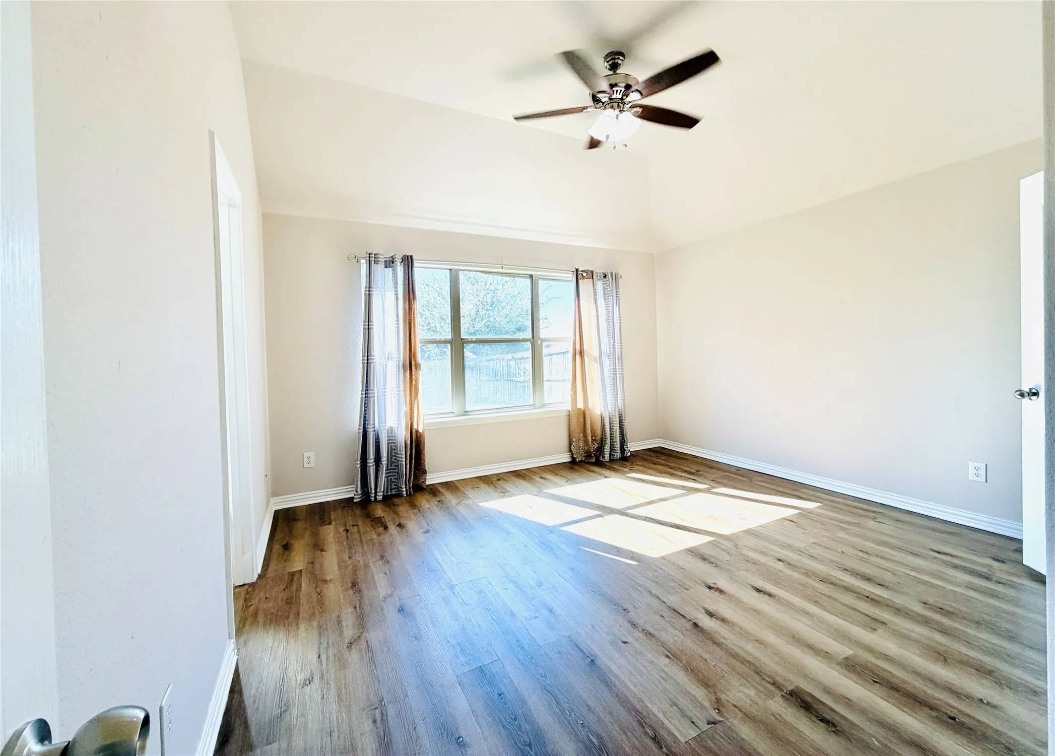Single Family Residence For Rent in Collin County , 214 Lavaca Drive, Princeton, Texas 75407, 3 Bedroom, 2 Bathroom, 2 Garage spaces, 1,313 Sqft, built in 2011, mls#21383176, Real Estate Agent in Princeton, Homes For Rent in Collin county, Homes For Rent in Princeton, Realtor in Princeton Texas, Real Estate Brokerage Independent Realty Texas, Luminita Cordes Realtor