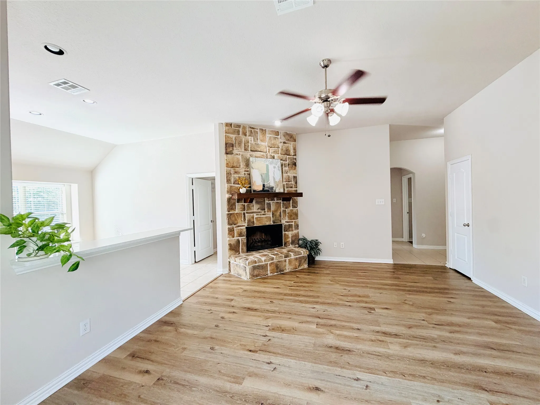 Single Family Residence For Rent in Collin County , 214 Lavaca Drive, Princeton, Texas 75407, 3 Bedroom, 2 Bathroom, 2 Garage spaces, 1,313 Sqft, built in 2011, mls#21383176, Real Estate Agent in Princeton, Homes For Rent in Collin county, Homes For Rent in Princeton, Realtor in Princeton Texas, Real Estate Brokerage Independent Realty Texas, Luminita Cordes Realtor