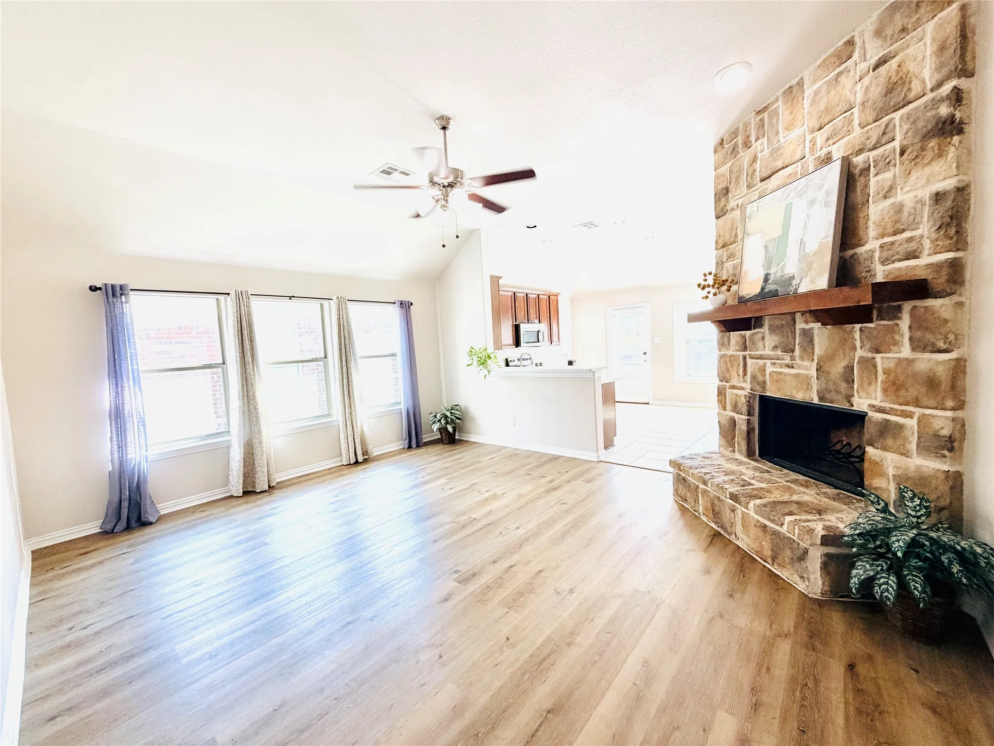 Single Family Residence For Rent in Collin County , 214 Lavaca Drive, Princeton, Texas 75407, 3 Bedroom, 2 Bathroom, 2 Garage spaces, 1,313 Sqft, built in 2011, mls#21383176, Real Estate Agent in Princeton, Homes For Rent in Collin county, Homes For Rent in Princeton, Realtor in Princeton Texas, Real Estate Brokerage Independent Realty Texas, Luminita Cordes Realtor