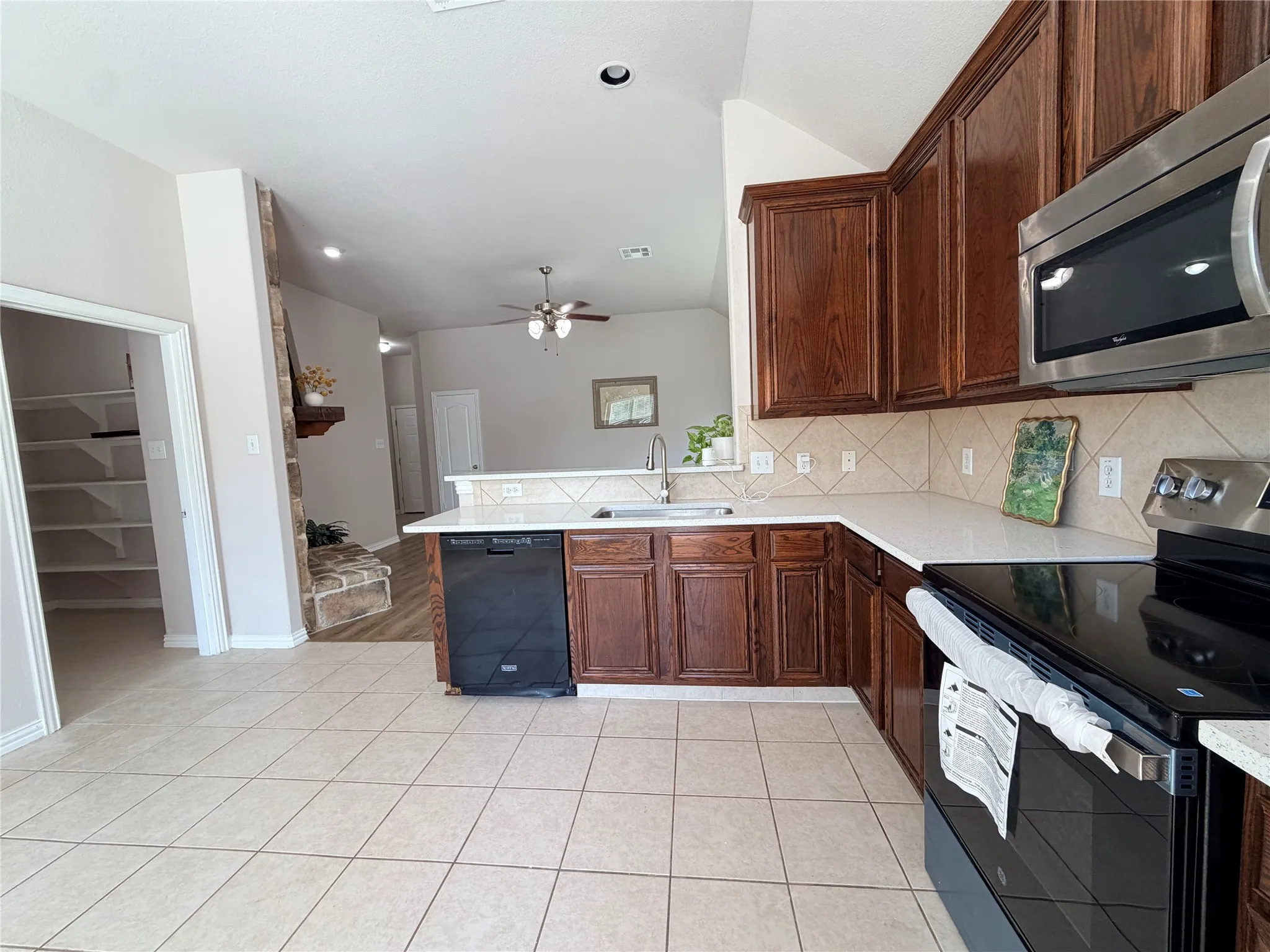 Single Family Residence For Rent in Collin County , 214 Lavaca Drive, Princeton, Texas 75407, 3 Bedroom, 2 Bathroom, 2 Garage spaces, 1,313 Sqft, built in 2011, mls#21383176, Real Estate Agent in Princeton, Homes For Rent in Collin county, Homes For Rent in Princeton, Realtor in Princeton Texas, Real Estate Brokerage Independent Realty Texas, Luminita Cordes Realtor