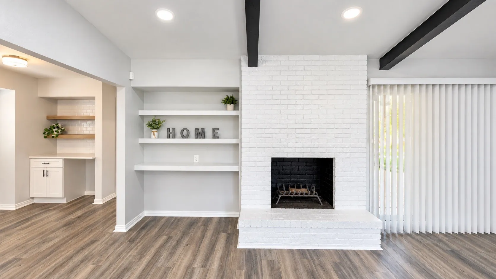 Single Family Residence For Sale in Dallas County , 321 Shockley Avenue, De Soto, Texas 75115, 3 Bedroom, 3 Bathroom, 2 Garage spaces, 1,870 Sqft, built in 1969, mls#21382741, Real Estate Agent in De Soto, Homes For Sale in Dallas county, Homes For Sale in De Soto, Realtor in De Soto Texas, Real Estate Brokerage Independent Realty Texas, Luminita Cordes Realtor