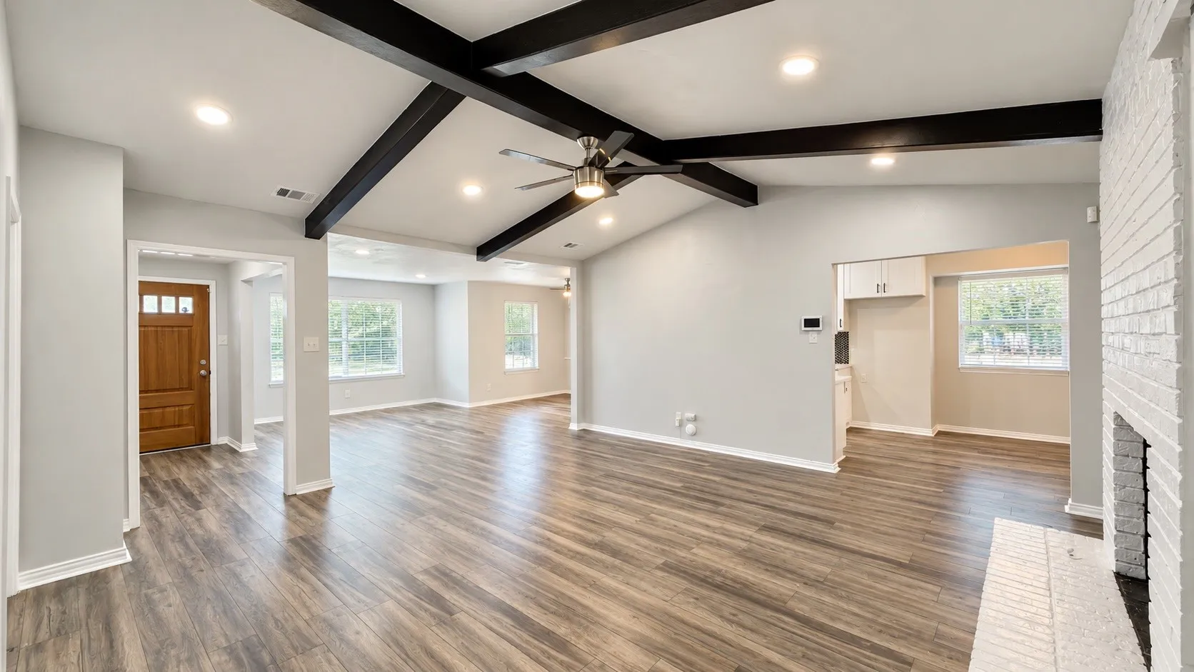 Single Family Residence For Sale in Dallas County , 321 Shockley Avenue, De Soto, Texas 75115, 3 Bedroom, 3 Bathroom, 2 Garage spaces, 1,870 Sqft, built in 1969, mls#21382741, Real Estate Agent in De Soto, Homes For Sale in Dallas county, Homes For Sale in De Soto, Realtor in De Soto Texas, Real Estate Brokerage Independent Realty Texas, Luminita Cordes Realtor