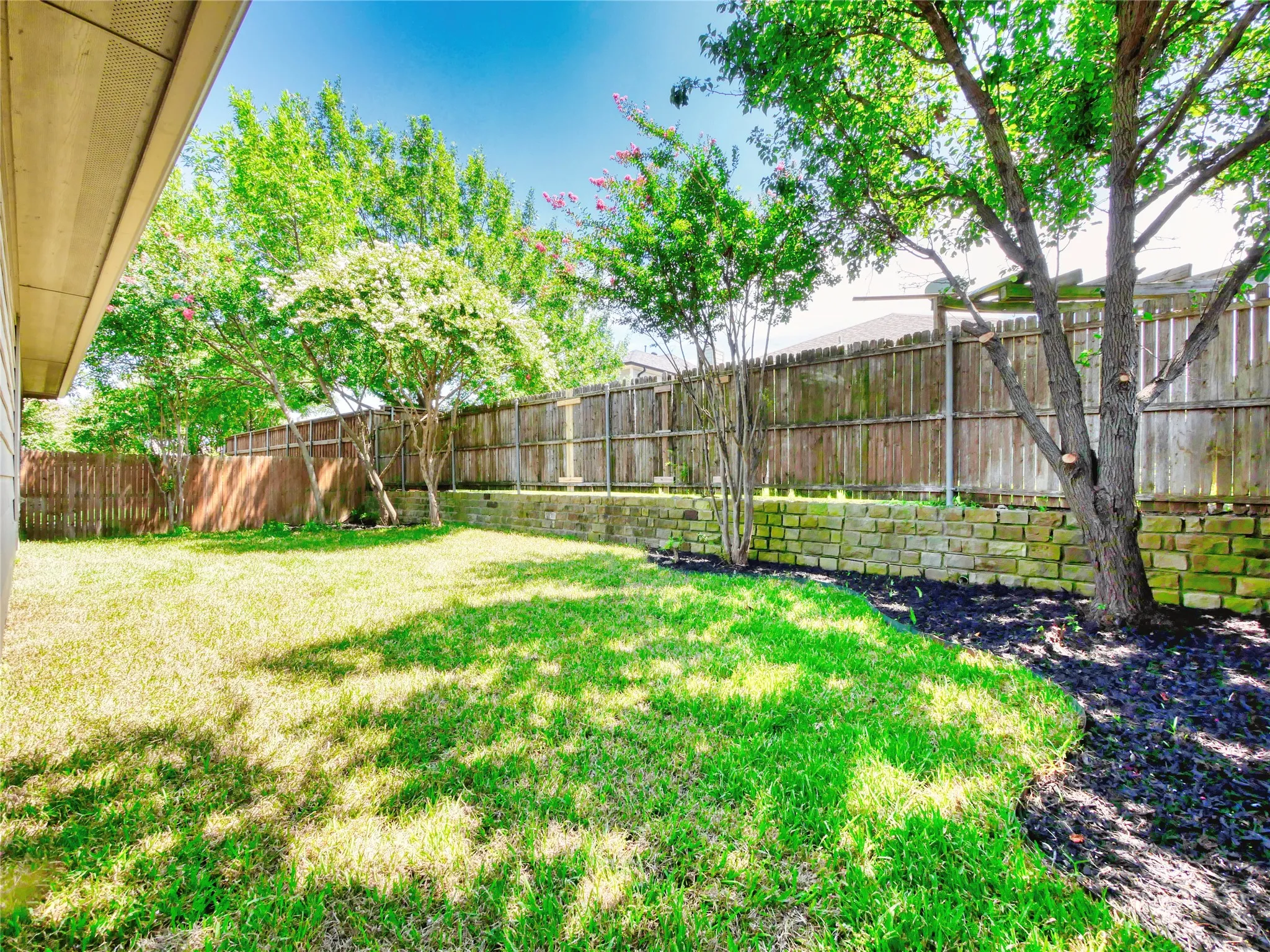 Single Family Residence For Rent in Collin County , 6925 Red Bluff Drive, Mc Kinney, Texas 75070, 3 Bedroom, 2 Bathroom, 2 Garage spaces, 2,178 Sqft, built in 2003, mls#21383273, Real Estate Agent in Mc Kinney, Homes For Rent in Collin county, Homes For Rent in Mc Kinney, Realtor in Mc Kinney Texas, Real Estate Brokerage Independent Realty Texas, Luminita Cordes Realtor