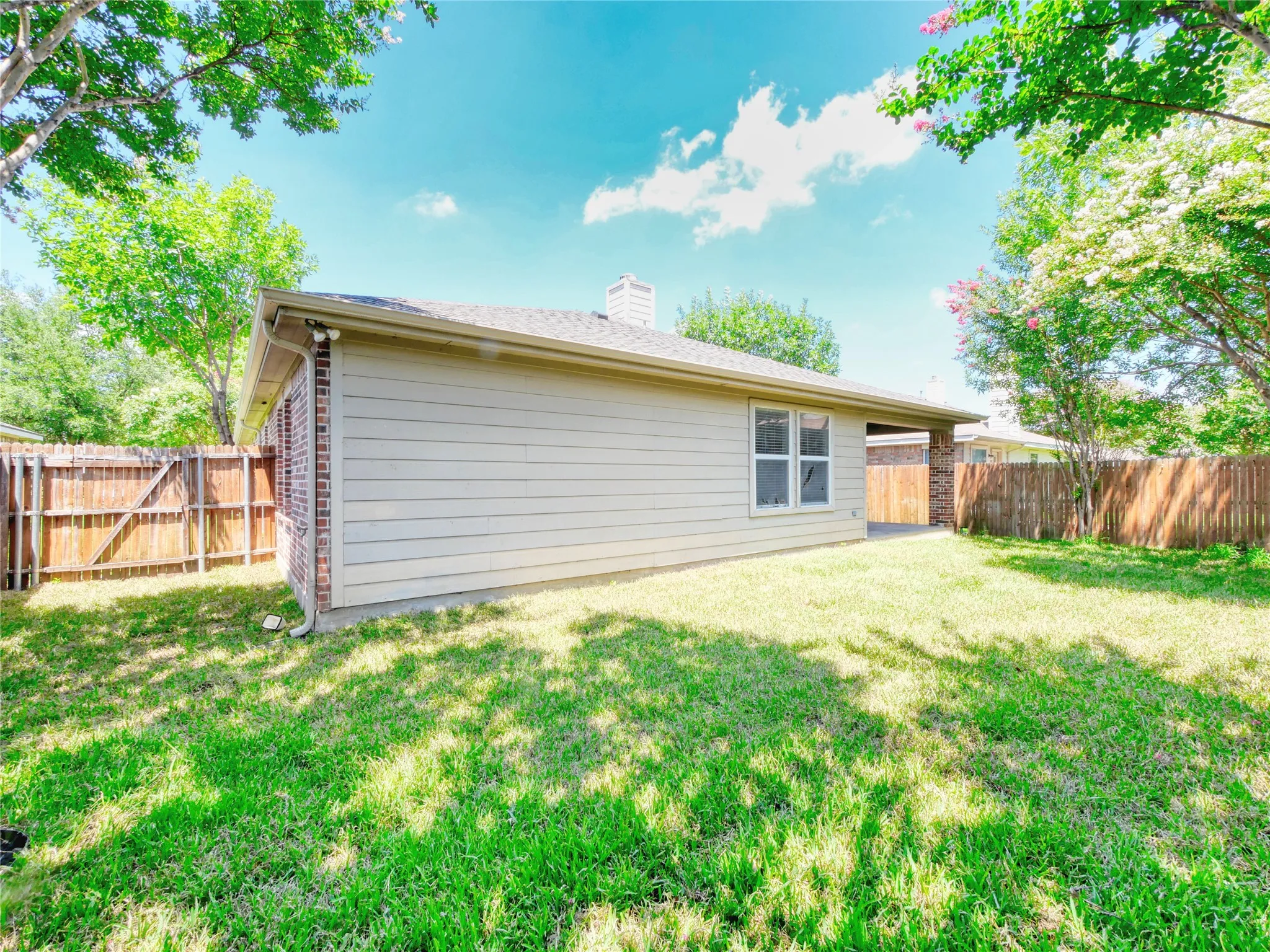 Single Family Residence For Rent in Collin County , 6925 Red Bluff Drive, Mc Kinney, Texas 75070, 3 Bedroom, 2 Bathroom, 2 Garage spaces, 2,178 Sqft, built in 2003, mls#21383273, Real Estate Agent in Mc Kinney, Homes For Rent in Collin county, Homes For Rent in Mc Kinney, Realtor in Mc Kinney Texas, Real Estate Brokerage Independent Realty Texas, Luminita Cordes Realtor