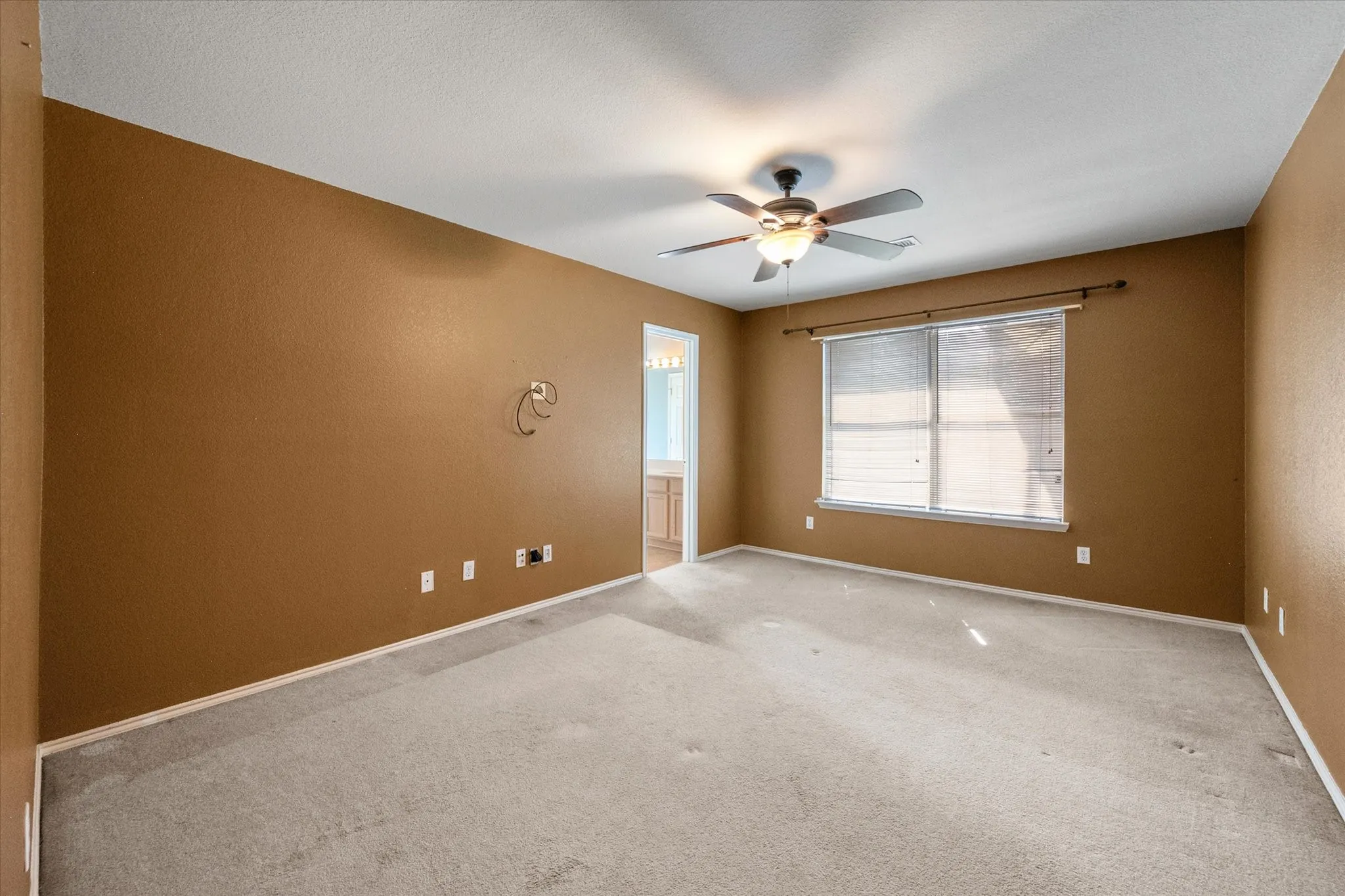 Single Family Residence For Sale in Tarrant County , 3214 Rustic Meadow Trail, Mansfield, Texas 76063, 3 Bedroom, 2 Bathroom, 2 Garage spaces, 1,484 Sqft, built in 2000, mls#21379748, Real Estate Agent in Mansfield, Homes For Sale in Tarrant county, Homes For Sale in Mansfield, Realtor in Mansfield Texas, Real Estate Brokerage Independent Realty Texas, Luminita Cordes Realtor