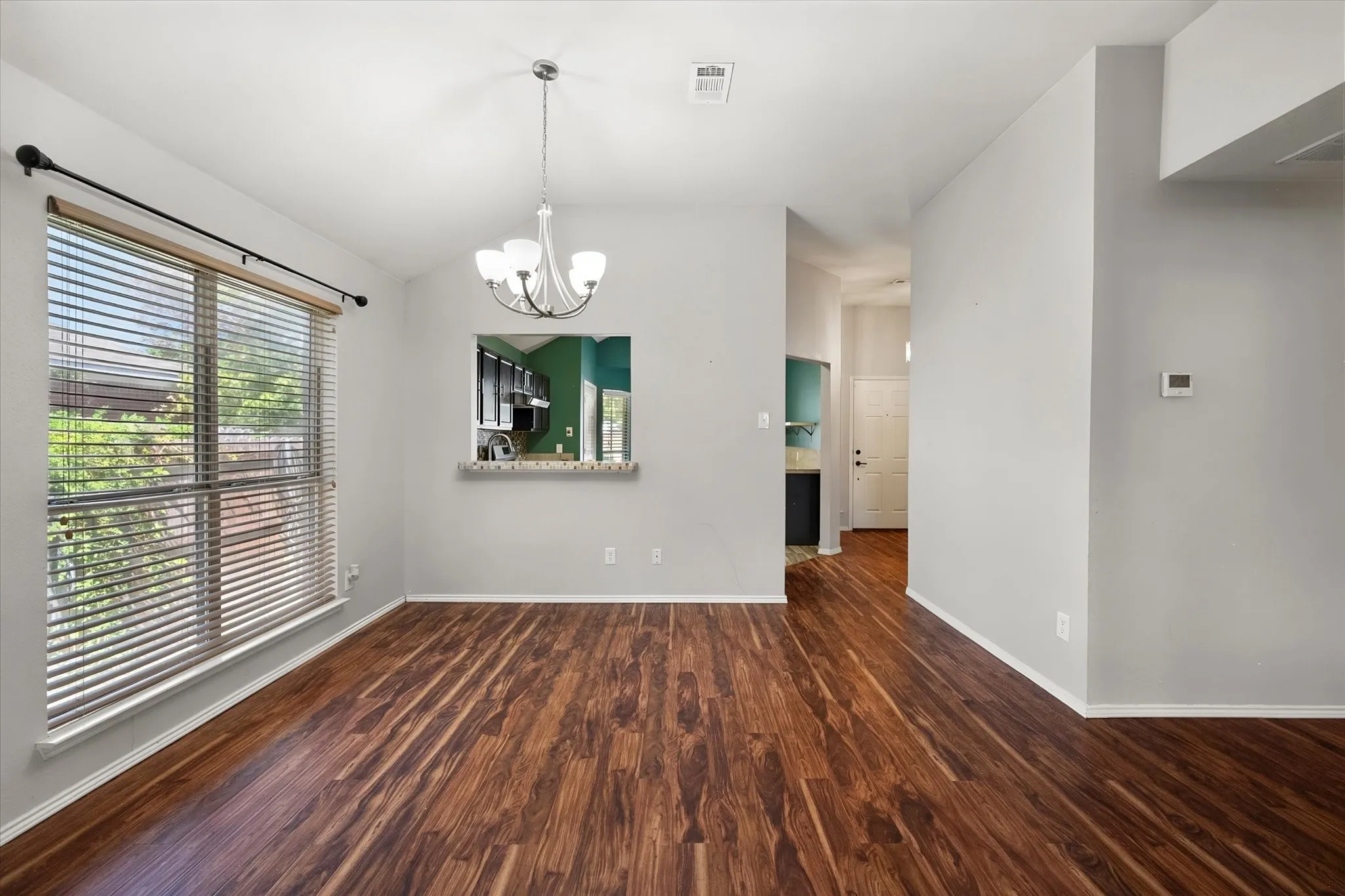 Single Family Residence For Sale in Tarrant County , 3214 Rustic Meadow Trail, Mansfield, Texas 76063, 3 Bedroom, 2 Bathroom, 2 Garage spaces, 1,484 Sqft, built in 2000, mls#21379748, Real Estate Agent in Mansfield, Homes For Sale in Tarrant county, Homes For Sale in Mansfield, Realtor in Mansfield Texas, Real Estate Brokerage Independent Realty Texas, Luminita Cordes Realtor
