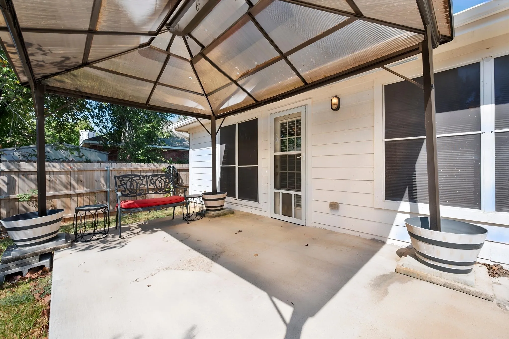 Single Family Residence For Sale in Tarrant County , 3214 Rustic Meadow Trail, Mansfield, Texas 76063, 3 Bedroom, 2 Bathroom, 2 Garage spaces, 1,484 Sqft, built in 2000, mls#21379748, Real Estate Agent in Mansfield, Homes For Sale in Tarrant county, Homes For Sale in Mansfield, Realtor in Mansfield Texas, Real Estate Brokerage Independent Realty Texas, Luminita Cordes Realtor