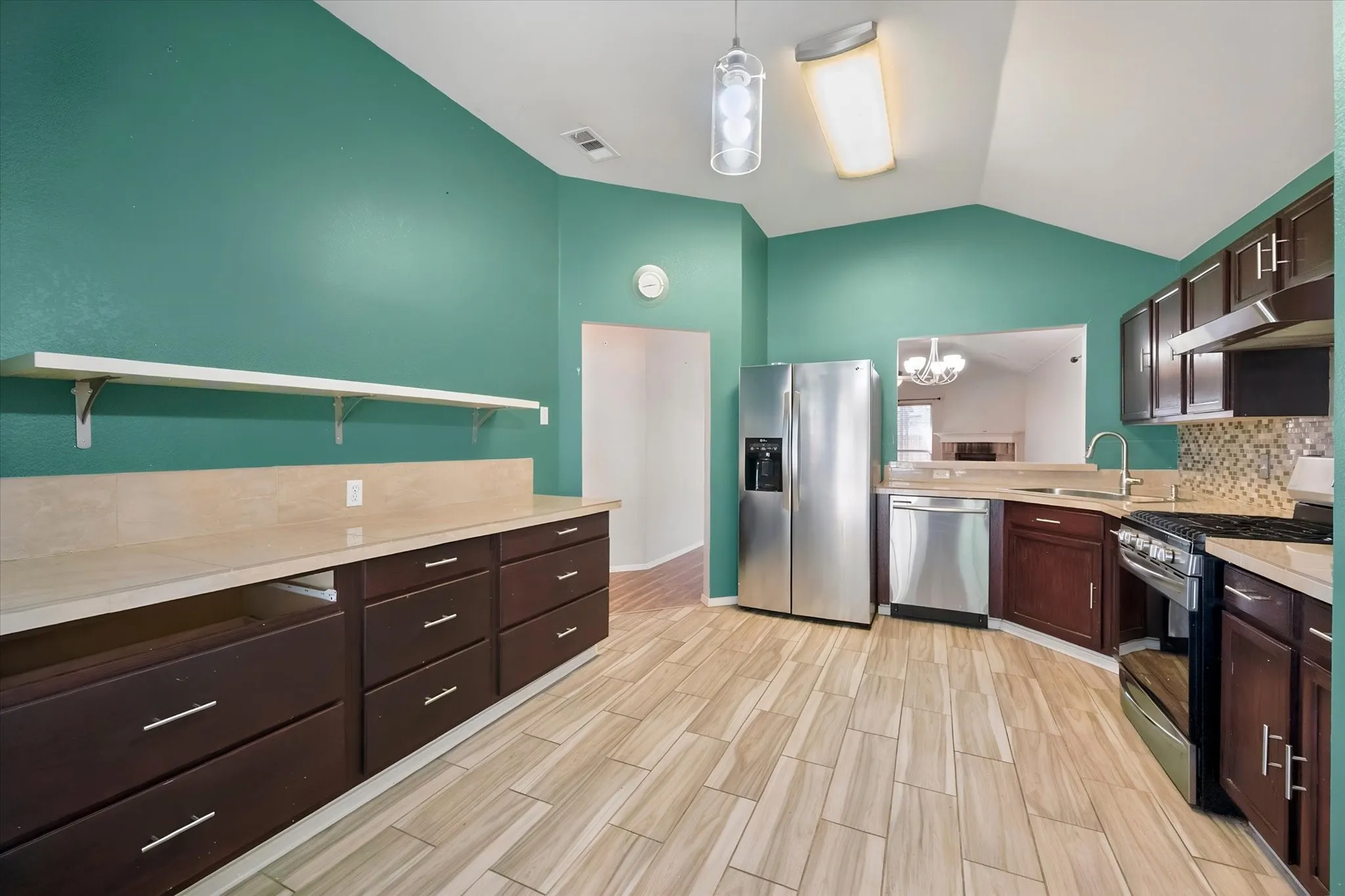 Single Family Residence For Sale in Tarrant County , 3214 Rustic Meadow Trail, Mansfield, Texas 76063, 3 Bedroom, 2 Bathroom, 2 Garage spaces, 1,484 Sqft, built in 2000, mls#21379748, Real Estate Agent in Mansfield, Homes For Sale in Tarrant county, Homes For Sale in Mansfield, Realtor in Mansfield Texas, Real Estate Brokerage Independent Realty Texas, Luminita Cordes Realtor