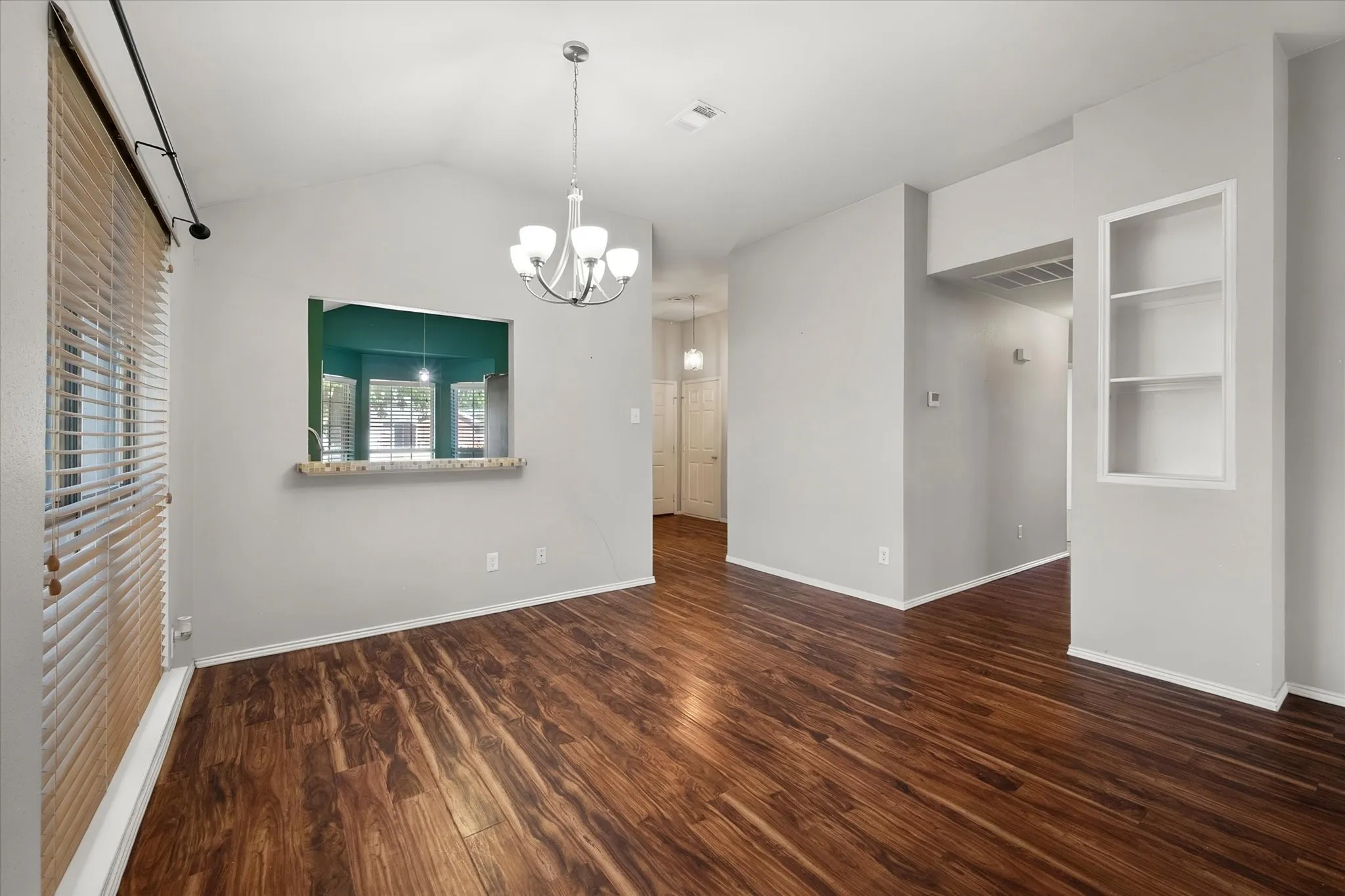 Single Family Residence For Sale in Tarrant County , 3214 Rustic Meadow Trail, Mansfield, Texas 76063, 3 Bedroom, 2 Bathroom, 2 Garage spaces, 1,484 Sqft, built in 2000, mls#21379748, Real Estate Agent in Mansfield, Homes For Sale in Tarrant county, Homes For Sale in Mansfield, Realtor in Mansfield Texas, Real Estate Brokerage Independent Realty Texas, Luminita Cordes Realtor