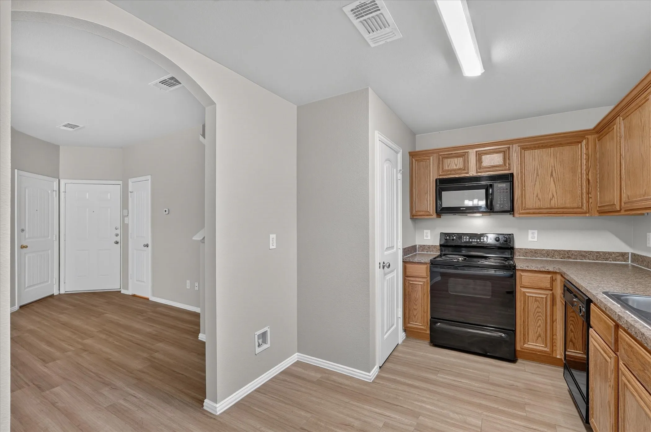 Single Family Residence For Sale in Collin County , 606 E College Street, Princeton, Texas 75407, 3 Bedroom, 3 Bathroom, 1 Garage spaces, 1,391 Sqft, built in 2009, mls#21343174, Real Estate Agent in Princeton, Homes For Sale in Collin county, Homes For Sale in Princeton, Realtor in Princeton Texas, Real Estate Brokerage Independent Realty Texas, Luminita Cordes Realtor