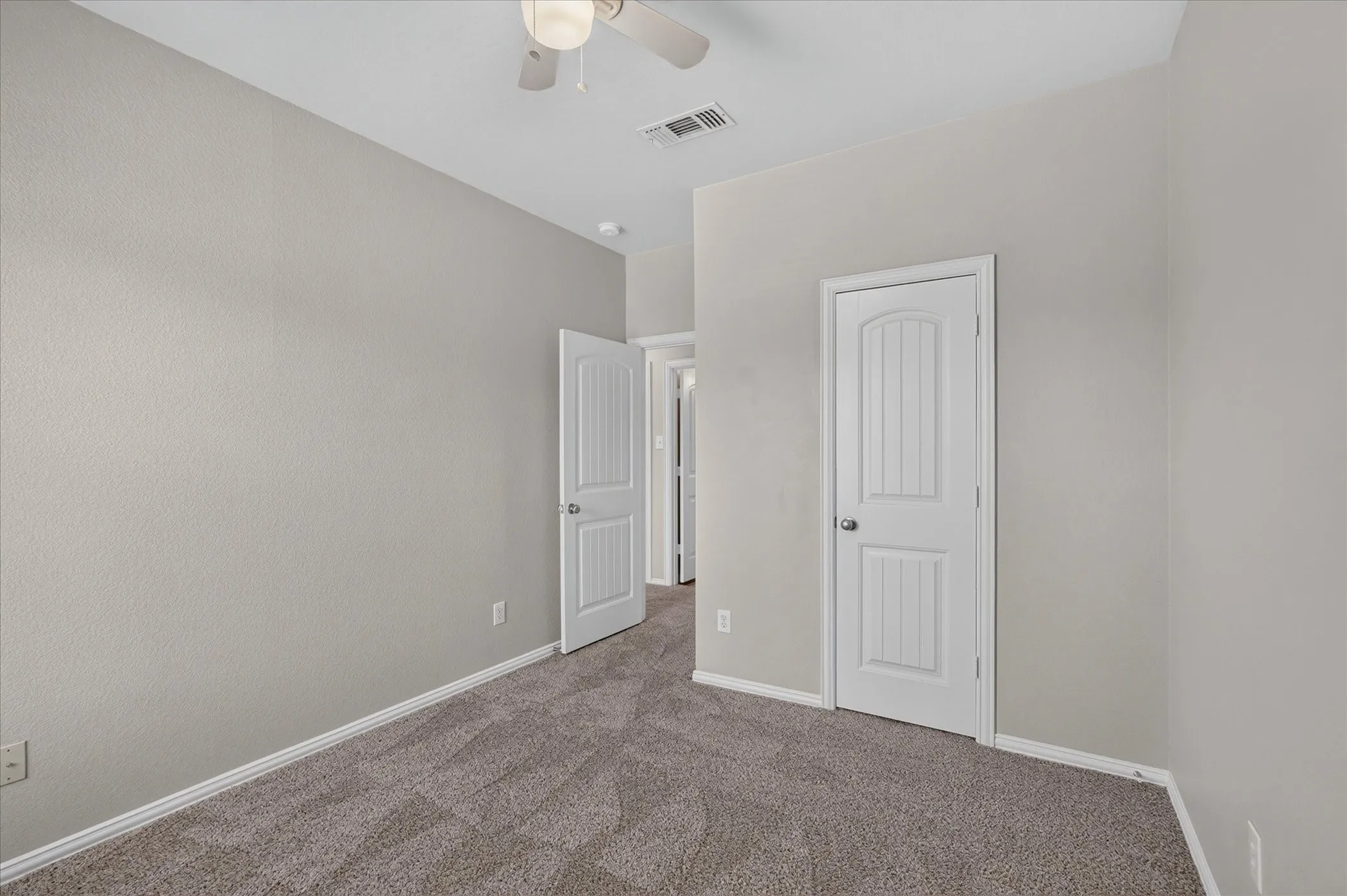 Single Family Residence For Sale in Collin County , 606 E College Street, Princeton, Texas 75407, 3 Bedroom, 3 Bathroom, 1 Garage spaces, 1,391 Sqft, built in 2009, mls#21343174, Real Estate Agent in Princeton, Homes For Sale in Collin county, Homes For Sale in Princeton, Realtor in Princeton Texas, Real Estate Brokerage Independent Realty Texas, Luminita Cordes Realtor