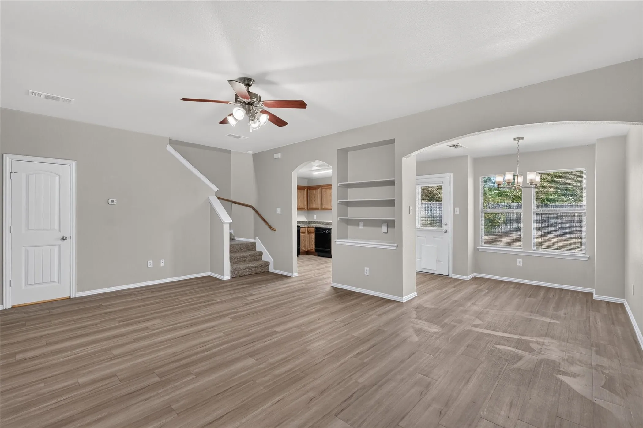 Single Family Residence For Sale in Collin County , 606 E College Street, Princeton, Texas 75407, 3 Bedroom, 3 Bathroom, 1 Garage spaces, 1,391 Sqft, built in 2009, mls#21343174, Real Estate Agent in Princeton, Homes For Sale in Collin county, Homes For Sale in Princeton, Realtor in Princeton Texas, Real Estate Brokerage Independent Realty Texas, Luminita Cordes Realtor