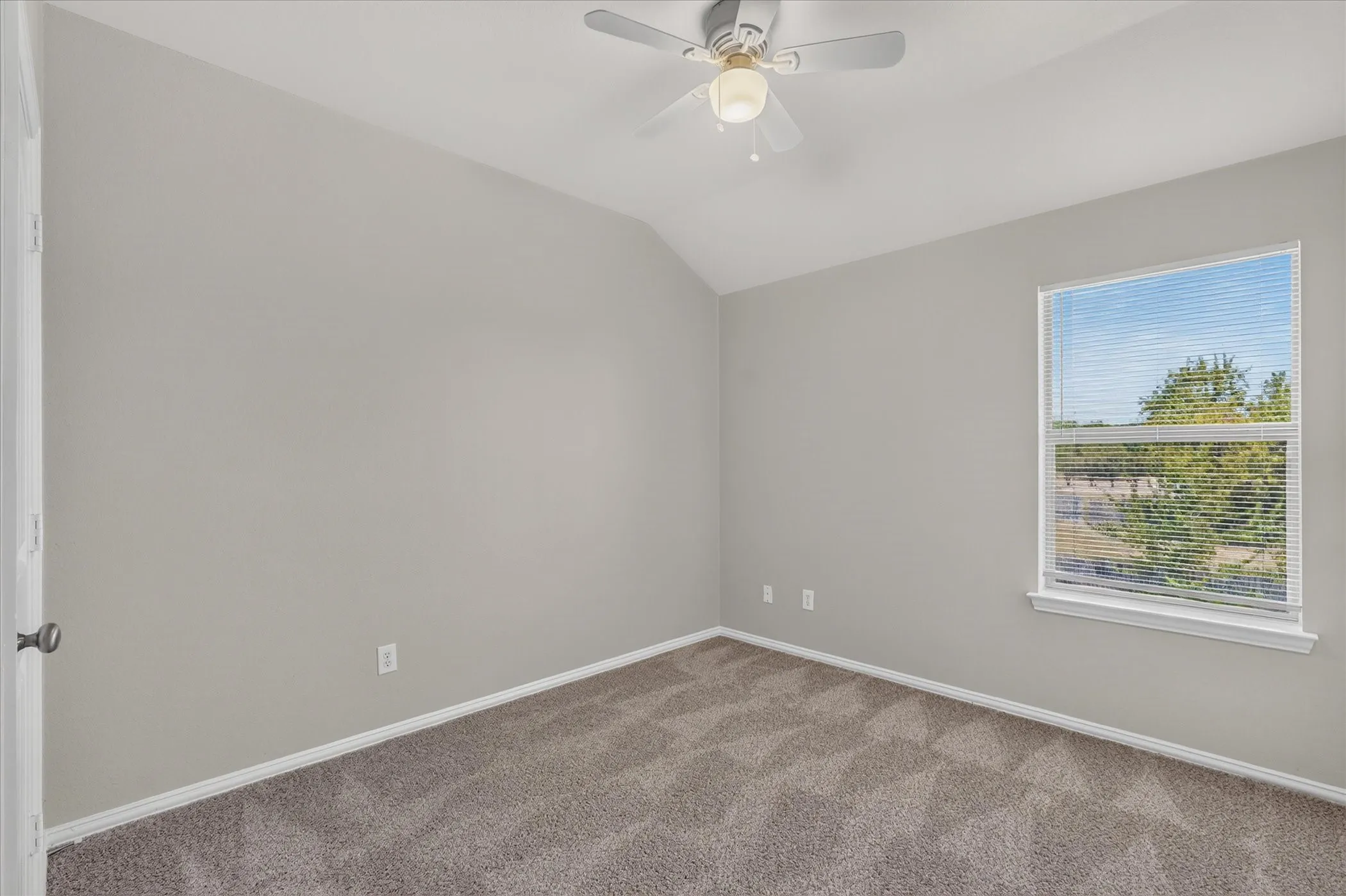 Single Family Residence For Sale in Collin County , 606 E College Street, Princeton, Texas 75407, 3 Bedroom, 3 Bathroom, 1 Garage spaces, 1,391 Sqft, built in 2009, mls#21343174, Real Estate Agent in Princeton, Homes For Sale in Collin county, Homes For Sale in Princeton, Realtor in Princeton Texas, Real Estate Brokerage Independent Realty Texas, Luminita Cordes Realtor