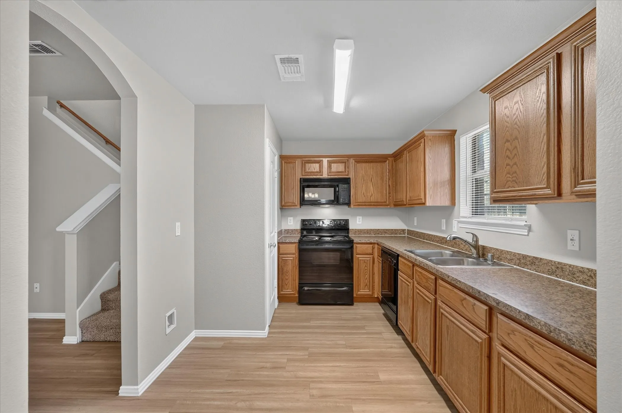 Single Family Residence For Sale in Collin County , 606 E College Street, Princeton, Texas 75407, 3 Bedroom, 3 Bathroom, 1 Garage spaces, 1,391 Sqft, built in 2009, mls#21343174, Real Estate Agent in Princeton, Homes For Sale in Collin county, Homes For Sale in Princeton, Realtor in Princeton Texas, Real Estate Brokerage Independent Realty Texas, Luminita Cordes Realtor