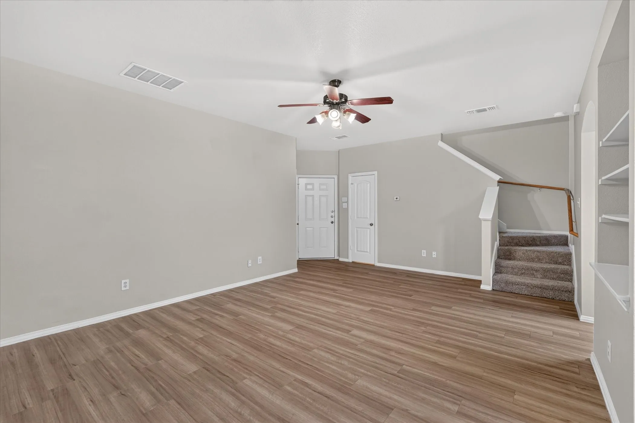Single Family Residence For Sale in Collin County , 606 E College Street, Princeton, Texas 75407, 3 Bedroom, 3 Bathroom, 1 Garage spaces, 1,391 Sqft, built in 2009, mls#21343174, Real Estate Agent in Princeton, Homes For Sale in Collin county, Homes For Sale in Princeton, Realtor in Princeton Texas, Real Estate Brokerage Independent Realty Texas, Luminita Cordes Realtor