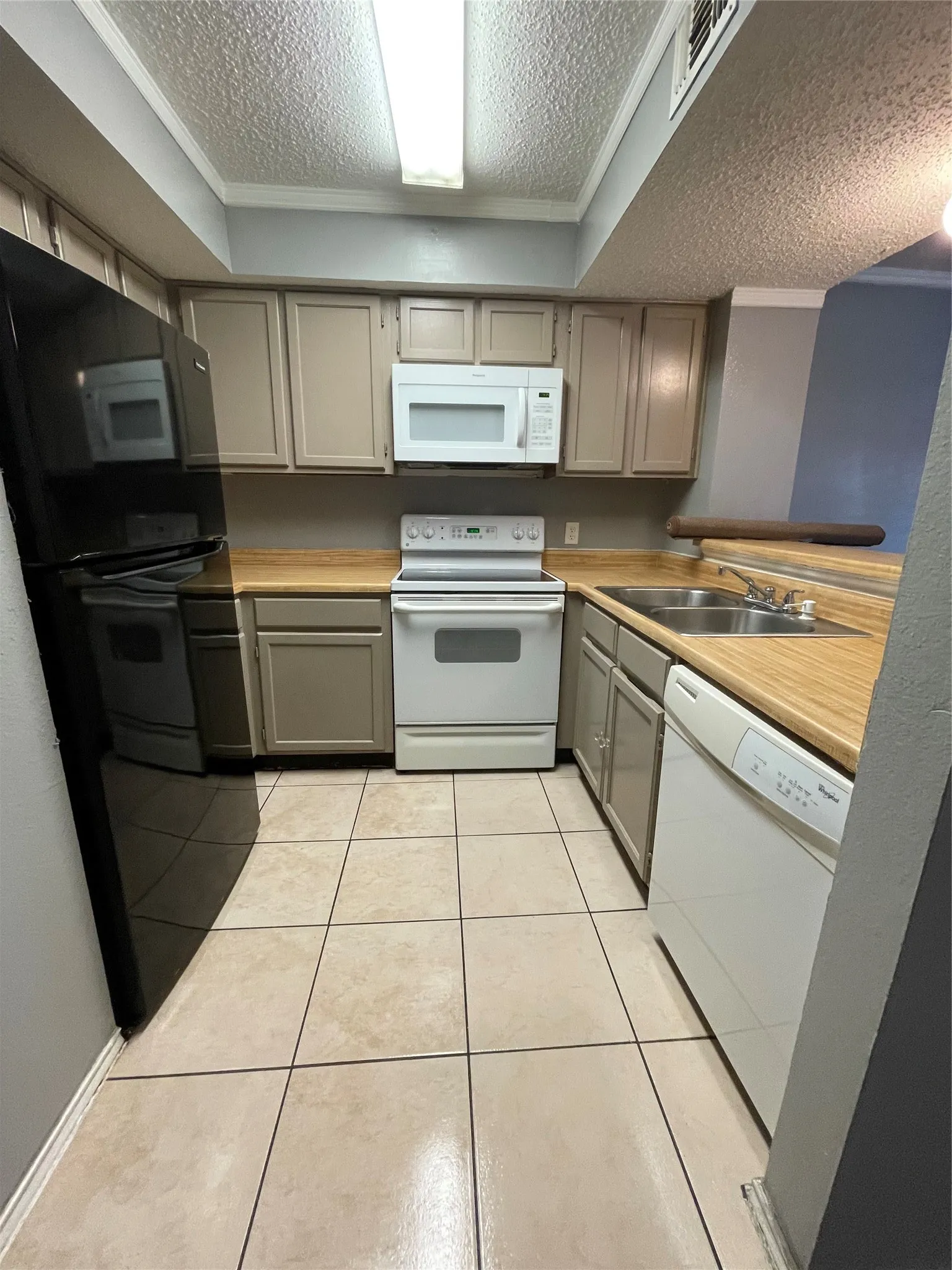 Condominium For Sale in Dallas County , 9829 Walnut Street O102, Dallas, Texas 75243, 1 Bedroom, 1 Bathroom, Garage spaces, 662 Sqft, built in 1983, mls#21383244, Real Estate Agent in Dallas, Homes For Sale in Dallas county, Homes For Sale in Dallas, Realtor in Dallas Texas, Real Estate Brokerage Independent Realty Texas, Luminita Cordes Realtor
