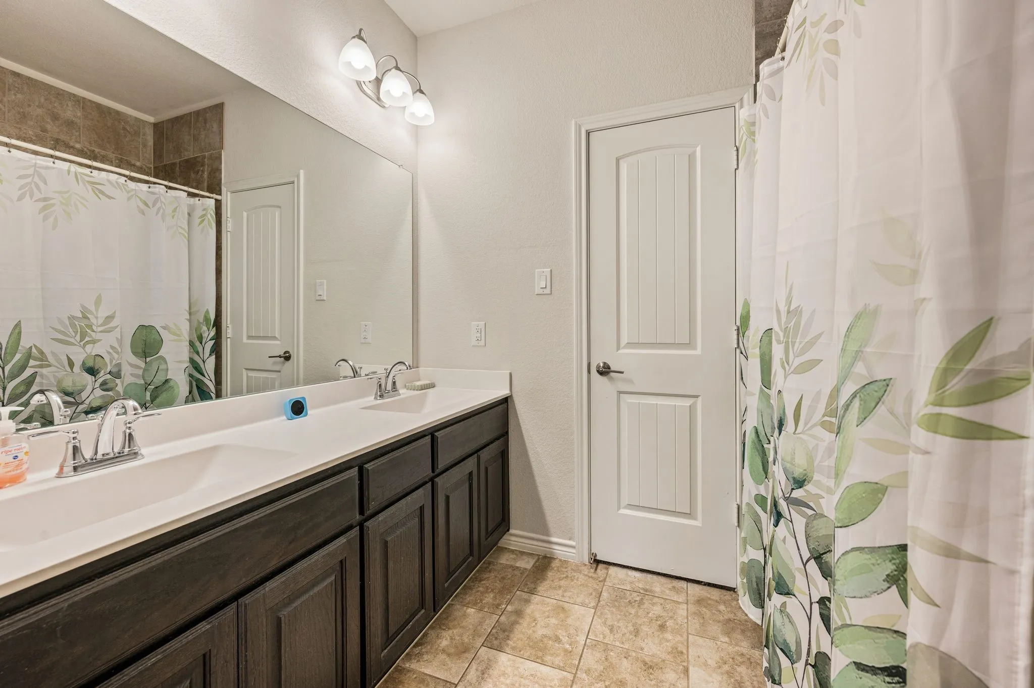 Single Family Residence For Sale in Tarrant County , 6068 Wessex Street, North Richland Hills, Texas 76180, 4 Bedroom, 3 Bathroom, 3 Garage spaces, 3,133 Sqft, built in 2020, mls#21383258, Real Estate Agent in North Richland Hills, Homes For Sale in Tarrant county, Homes For Sale in North Richland Hills, Realtor in North Richland Hills Texas, Real Estate Brokerage Independent Realty Texas, Luminita Cordes Realtor