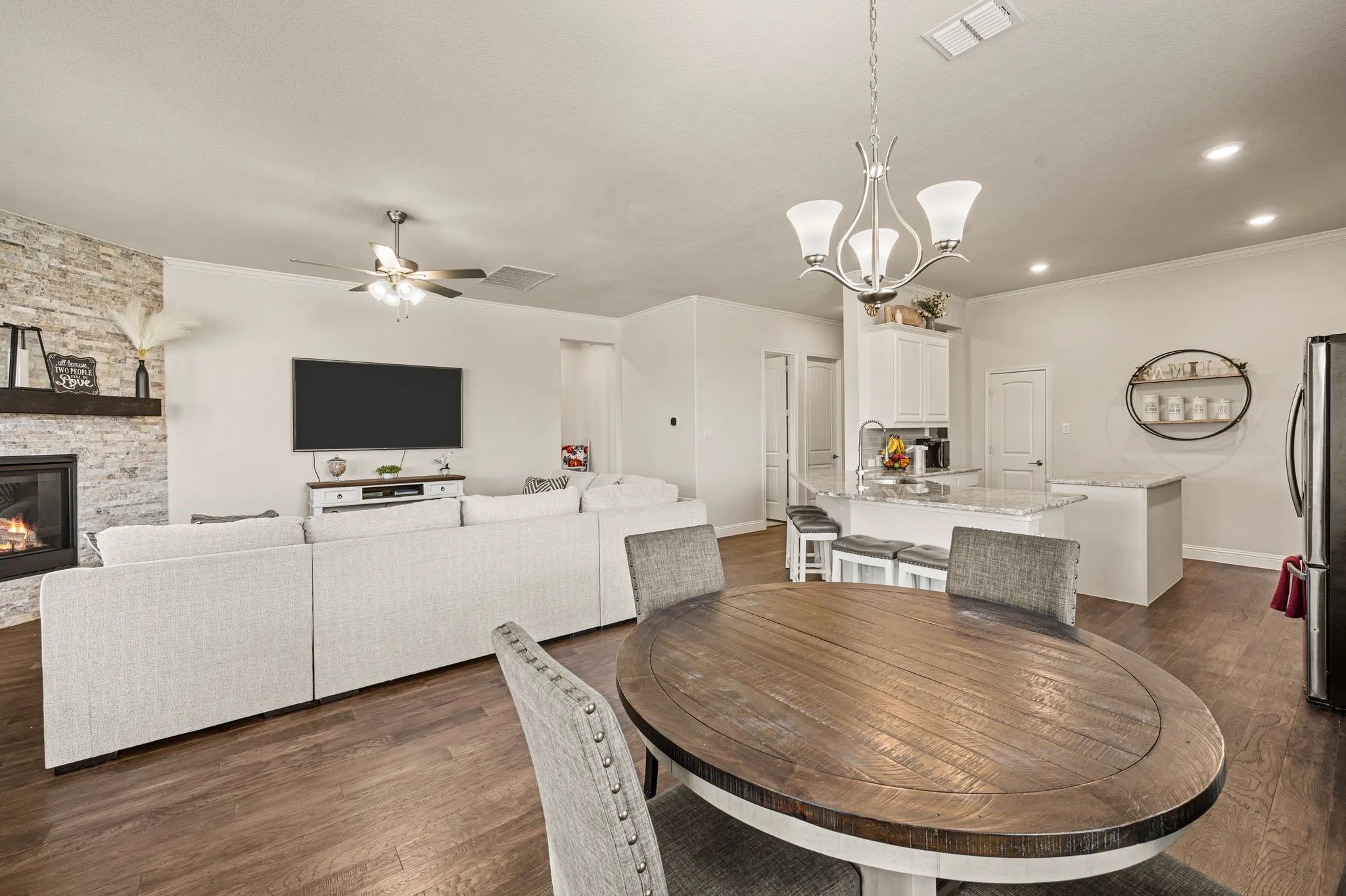 Single Family Residence For Sale in Tarrant County , 6068 Wessex Street, North Richland Hills, Texas 76180, 4 Bedroom, 3 Bathroom, 3 Garage spaces, 3,133 Sqft, built in 2020, mls#21383258, Real Estate Agent in North Richland Hills, Homes For Sale in Tarrant county, Homes For Sale in North Richland Hills, Realtor in North Richland Hills Texas, Real Estate Brokerage Independent Realty Texas, Luminita Cordes Realtor