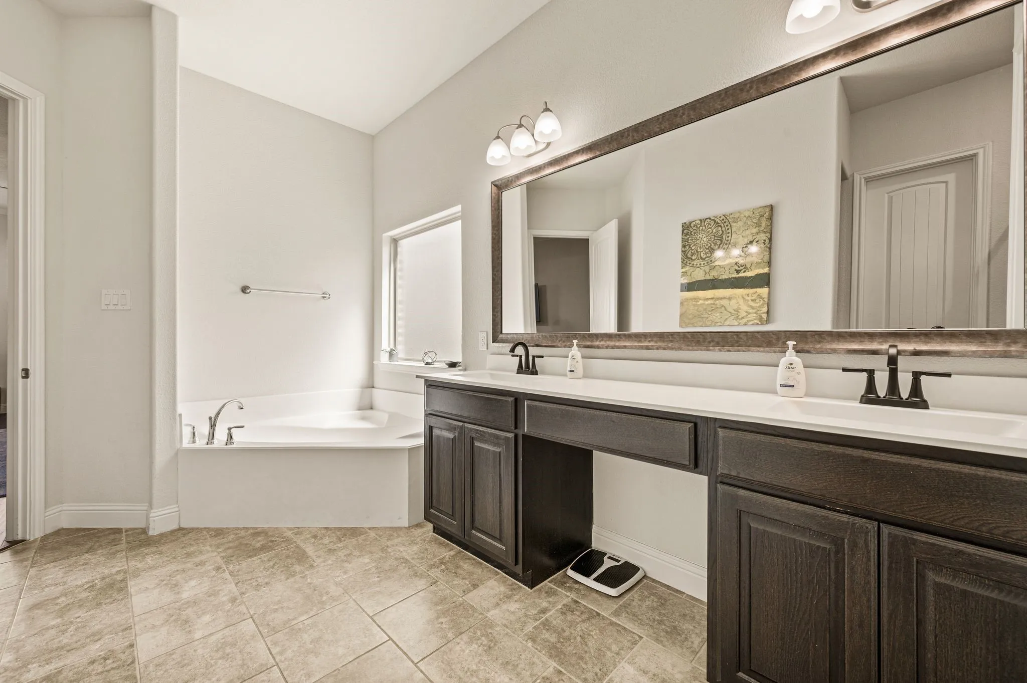 Single Family Residence For Sale in Tarrant County , 6068 Wessex Street, North Richland Hills, Texas 76180, 4 Bedroom, 3 Bathroom, 3 Garage spaces, 3,133 Sqft, built in 2020, mls#21383258, Real Estate Agent in North Richland Hills, Homes For Sale in Tarrant county, Homes For Sale in North Richland Hills, Realtor in North Richland Hills Texas, Real Estate Brokerage Independent Realty Texas, Luminita Cordes Realtor