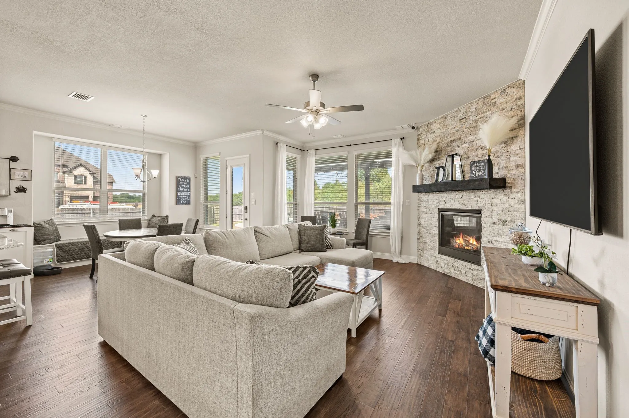 Single Family Residence For Sale in Tarrant County , 6068 Wessex Street, North Richland Hills, Texas 76180, 4 Bedroom, 3 Bathroom, 3 Garage spaces, 3,133 Sqft, built in 2020, mls#21383258, Real Estate Agent in North Richland Hills, Homes For Sale in Tarrant county, Homes For Sale in North Richland Hills, Realtor in North Richland Hills Texas, Real Estate Brokerage Independent Realty Texas, Luminita Cordes Realtor