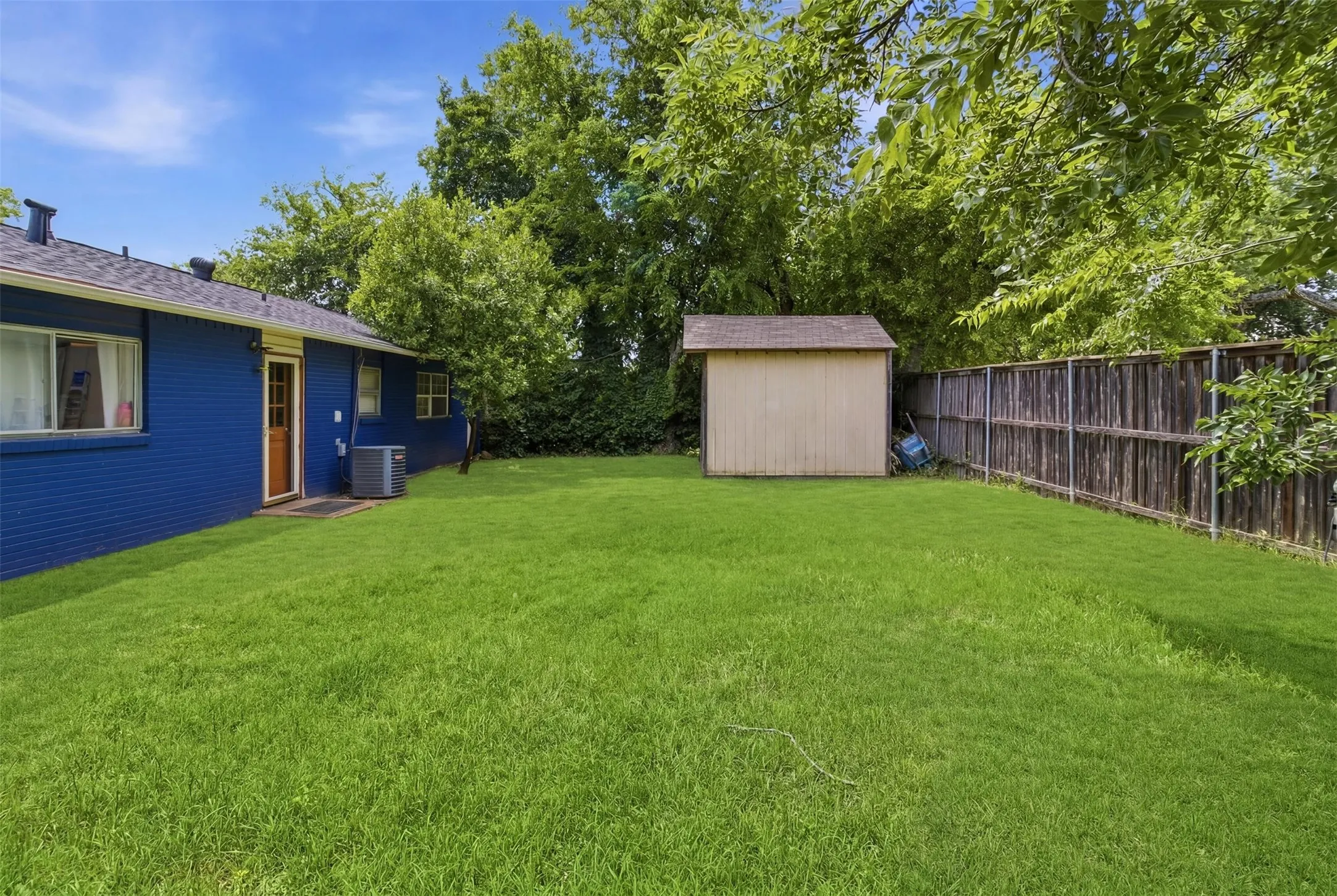 Single Family Residence For Sale in Dallas County , 2729 Posey Drive, Irving, Texas 75062, 4 Bedroom, 3 Bathroom, Garage spaces, 1,711 Sqft, built in 1961, mls#21383275, Real Estate Agent in Irving, Homes For Sale in Dallas county, Homes For Sale in Irving, Realtor in Irving Texas, Real Estate Brokerage Independent Realty Texas, Luminita Cordes Realtor